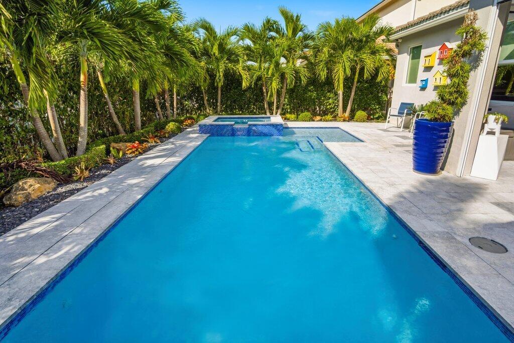 Hollywood, Florida, 33021, United States, 5 Bedrooms Bedrooms, ,3 BathroomsBathrooms,Residential,For Sale,1990187