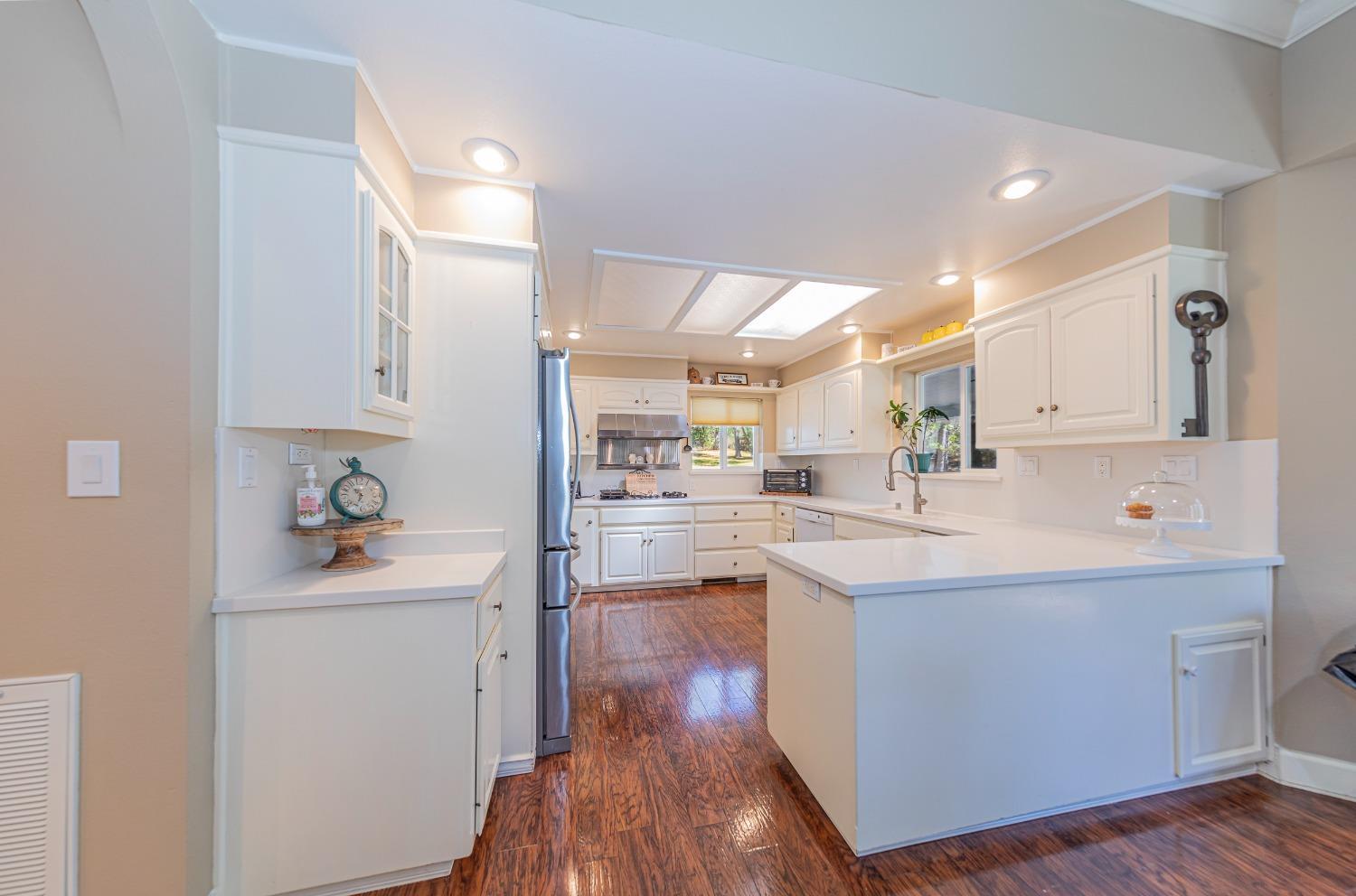 Ahwahnee, California, 93601, United States, 4 Bedrooms Bedrooms, ,3 BathroomsBathrooms,Residential,For Sale,1978318