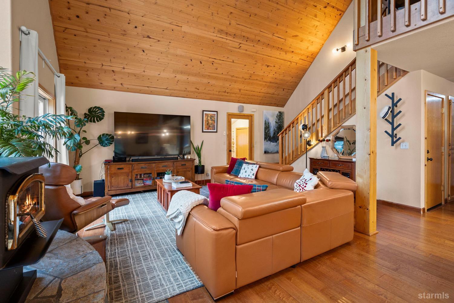 Tahoe Vista, California, 96148, United States, 3 Bedrooms Bedrooms, ,2 BathroomsBathrooms,Residential,For Sale,1999158