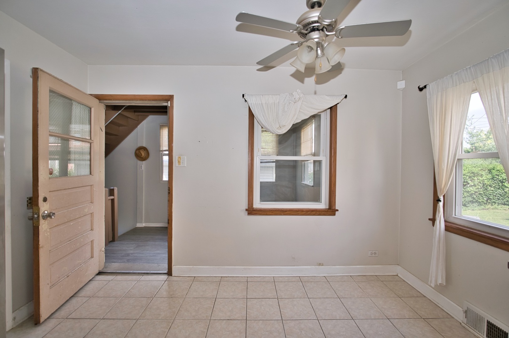 Lincolnwood, Illinois, 60712, United States, 8 Bedrooms Bedrooms, ,Residential,For Sale,1984264