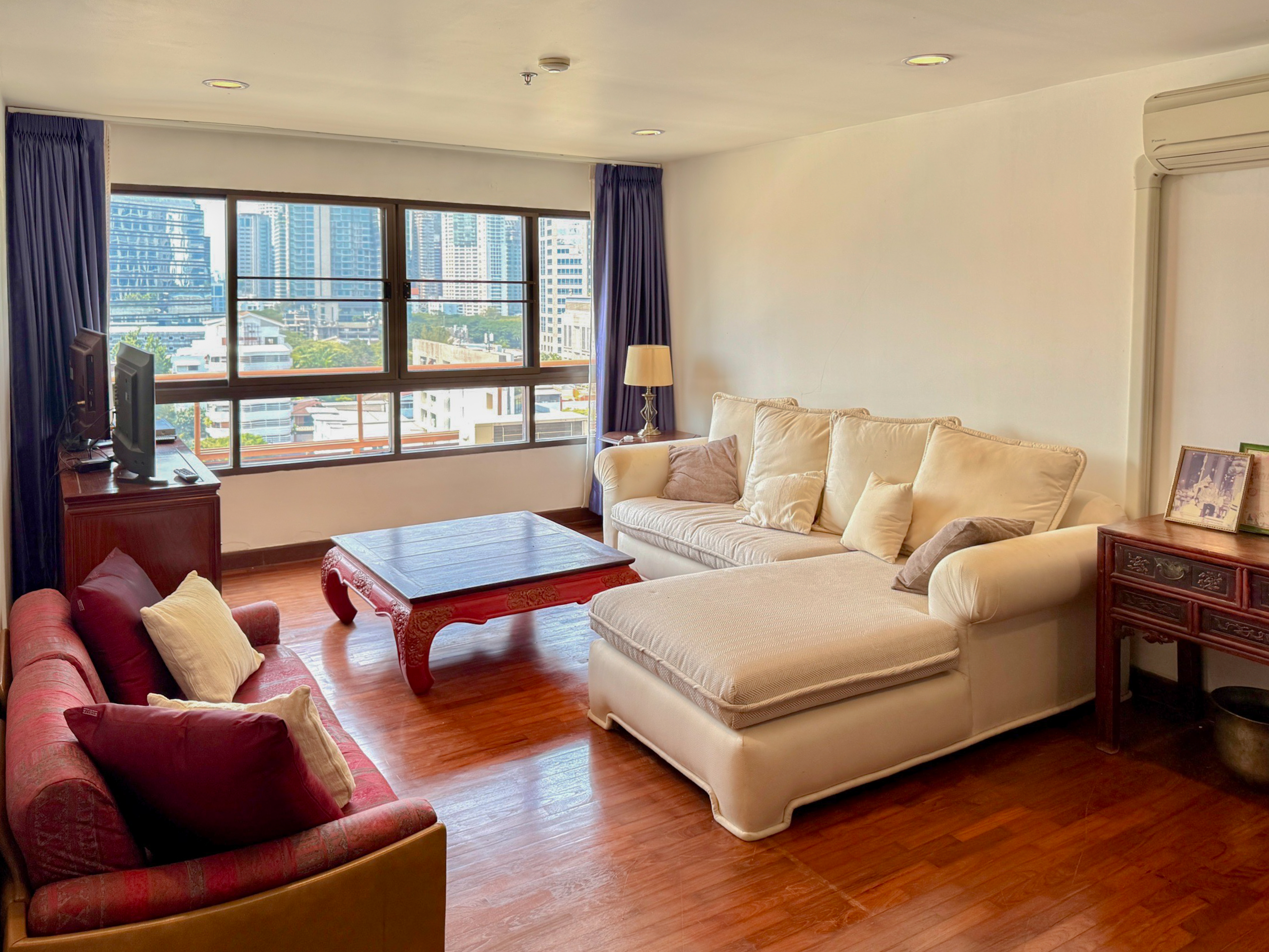 Baan Phloen Chit 