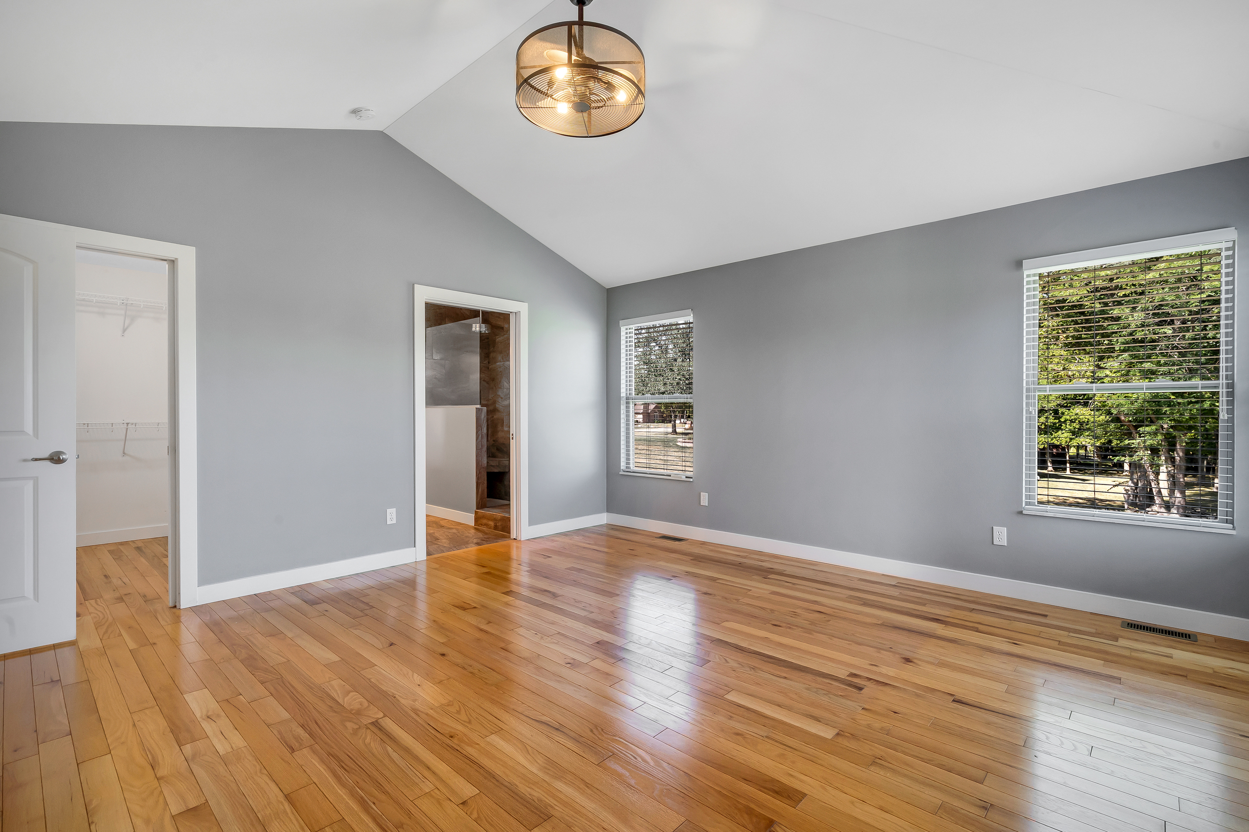 Waterloo, Illinois, 62298, United States, 5 Bedrooms Bedrooms, ,4 BathroomsBathrooms,Residential,For Sale,1978838