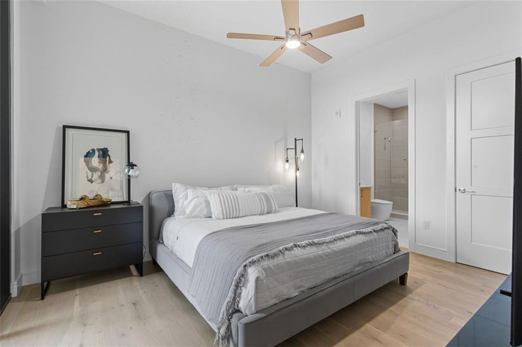 Atlanta, Georgia, 30305, United States, 2 Bedrooms Bedrooms, ,3 BathroomsBathrooms,Residential,For Sale,1979191