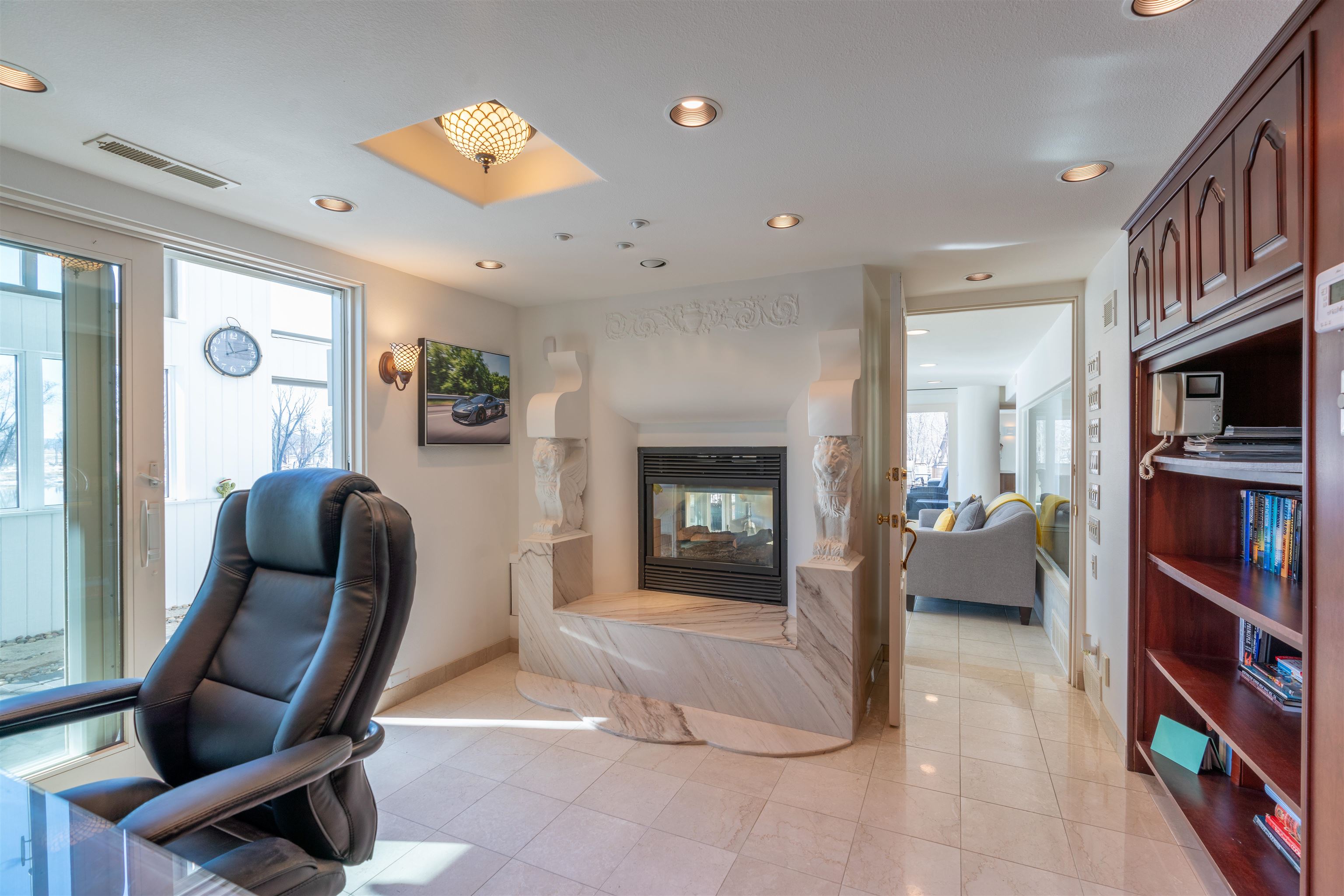 La Crosse, Wisconsin, 54601, United States, 4 Bedrooms Bedrooms, ,5 BathroomsBathrooms,Residential,For Sale,2049360