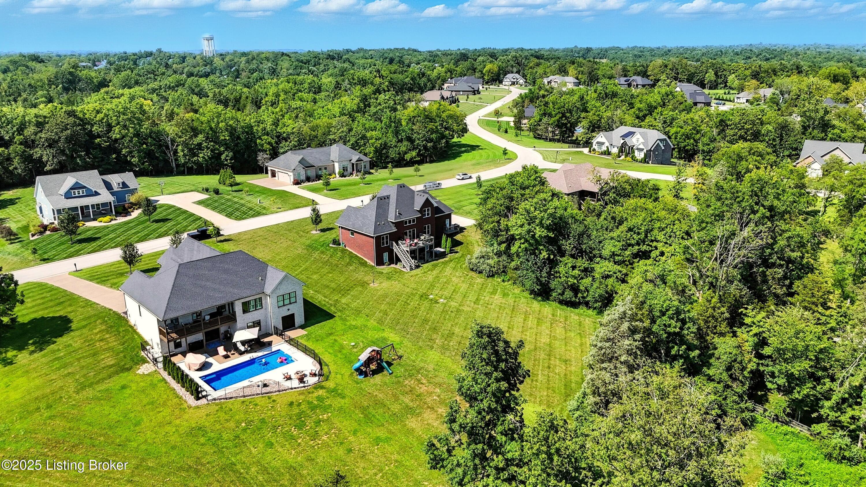 Crestwood, Kentucky, 40014, United States, 5 Bedrooms Bedrooms, ,4 BathroomsBathrooms,Residential,For Sale,1903606