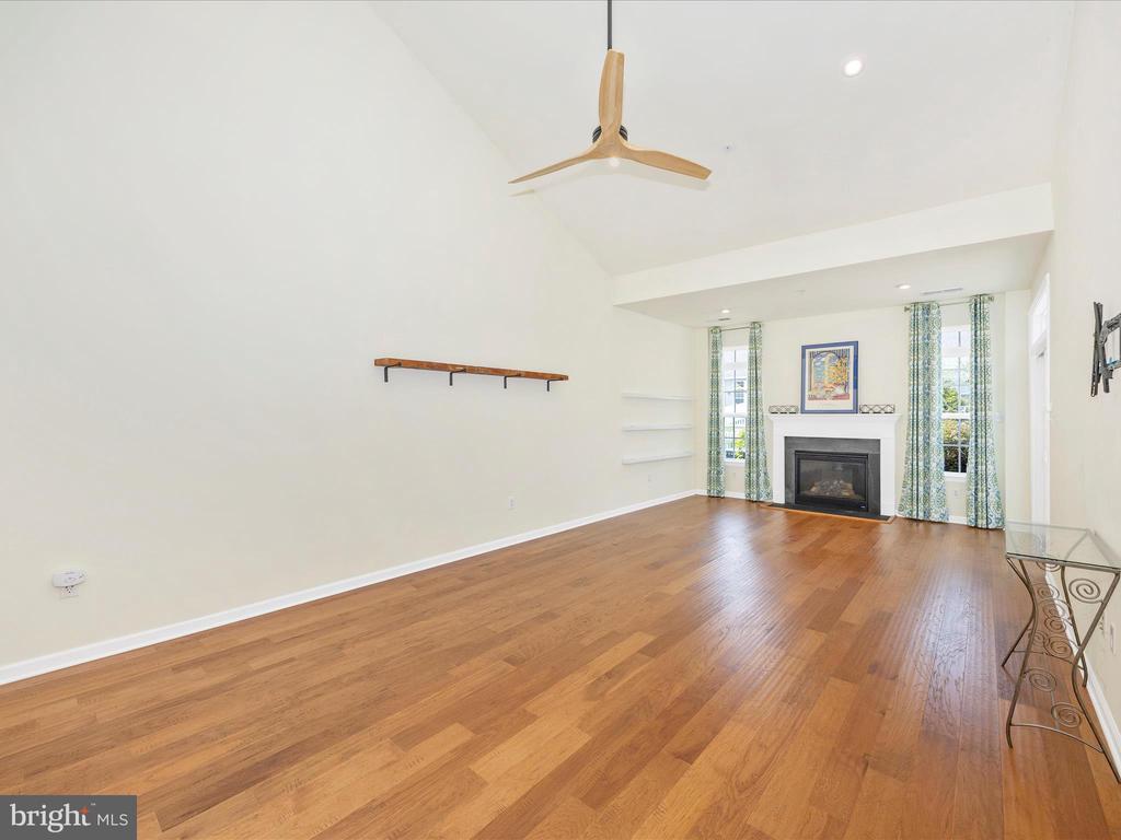 Frederick, Maryland, 21703, United States, 3 Bedrooms Bedrooms, ,3 BathroomsBathrooms,Residential,For Sale,1935549