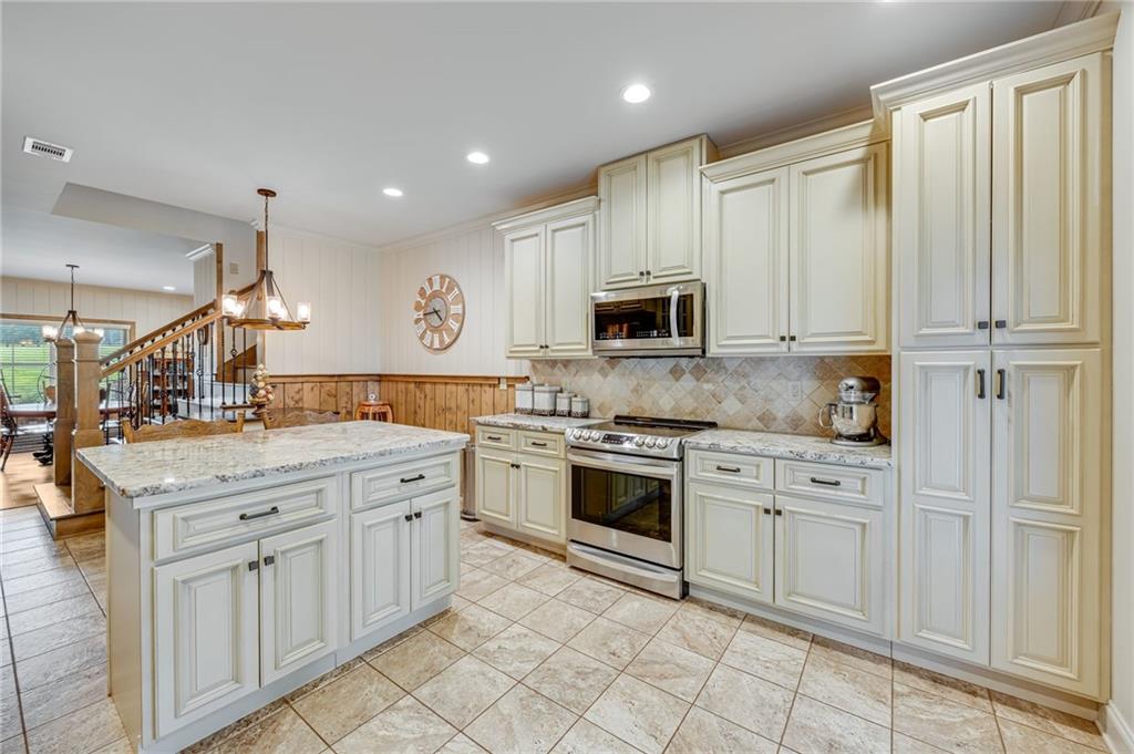 Clermont, Georgia, 30527, United States, 4 Bedrooms Bedrooms, ,3 BathroomsBathrooms,Residential,For Sale,2010012