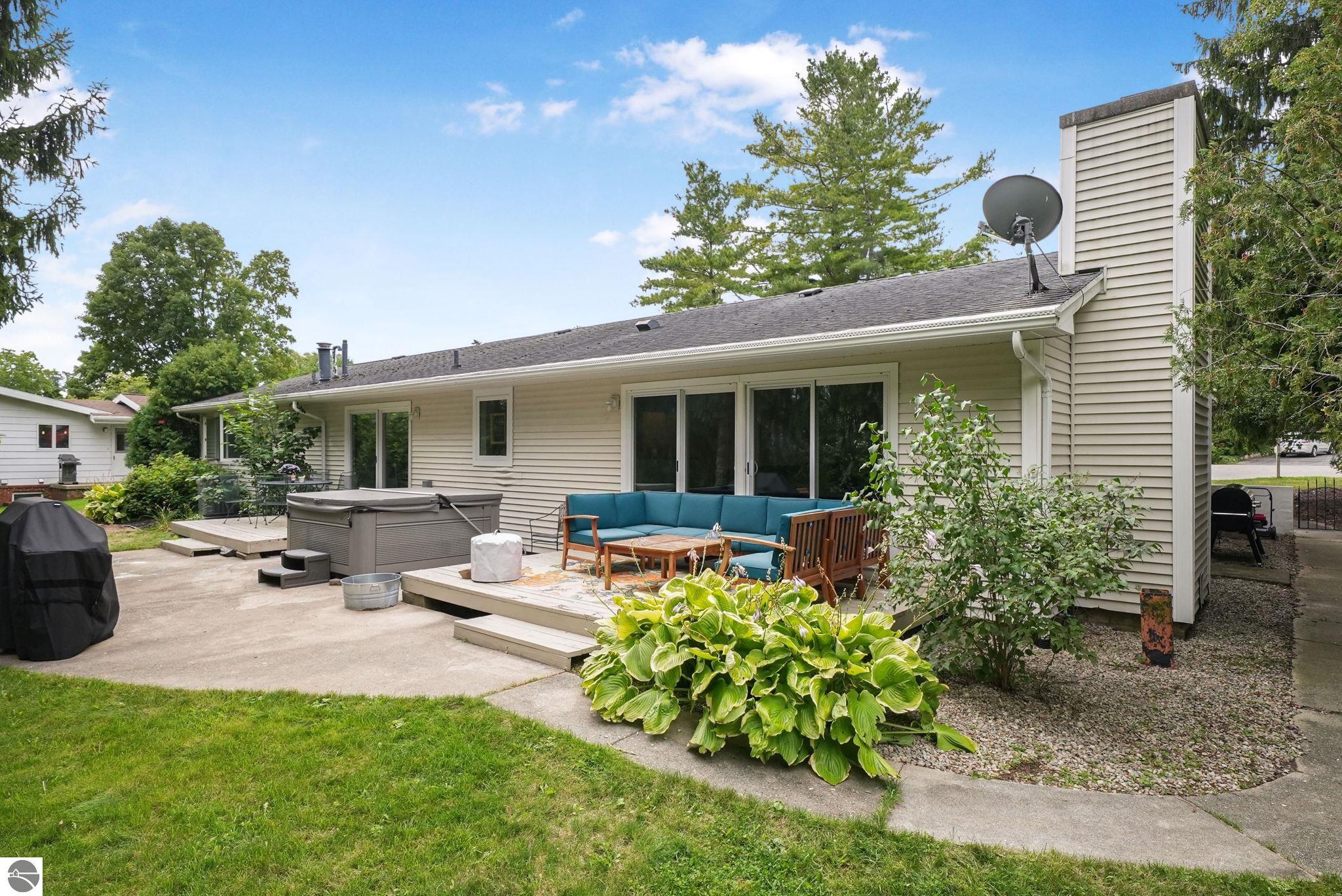 Traverse City, Michigan, 49686, United States, 4 Bedrooms Bedrooms, ,2 BathroomsBathrooms,Residential,For Sale,1980692