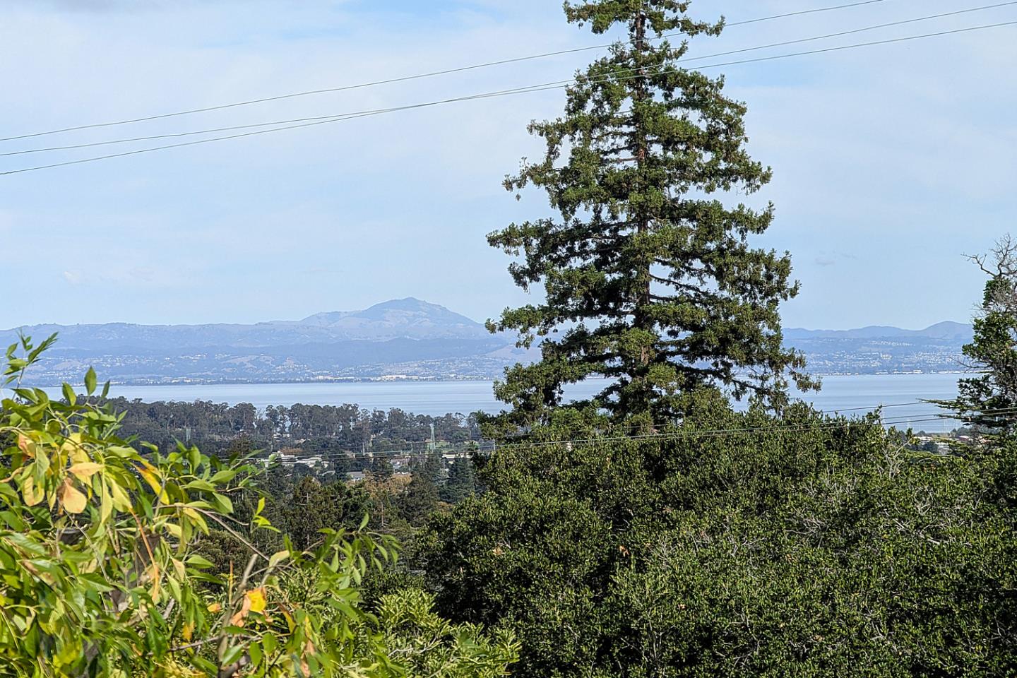 Hillsborough, California, 94010, United States, 3 Bedrooms Bedrooms, ,4 BathroomsBathrooms,Residential,For Sale,1989109