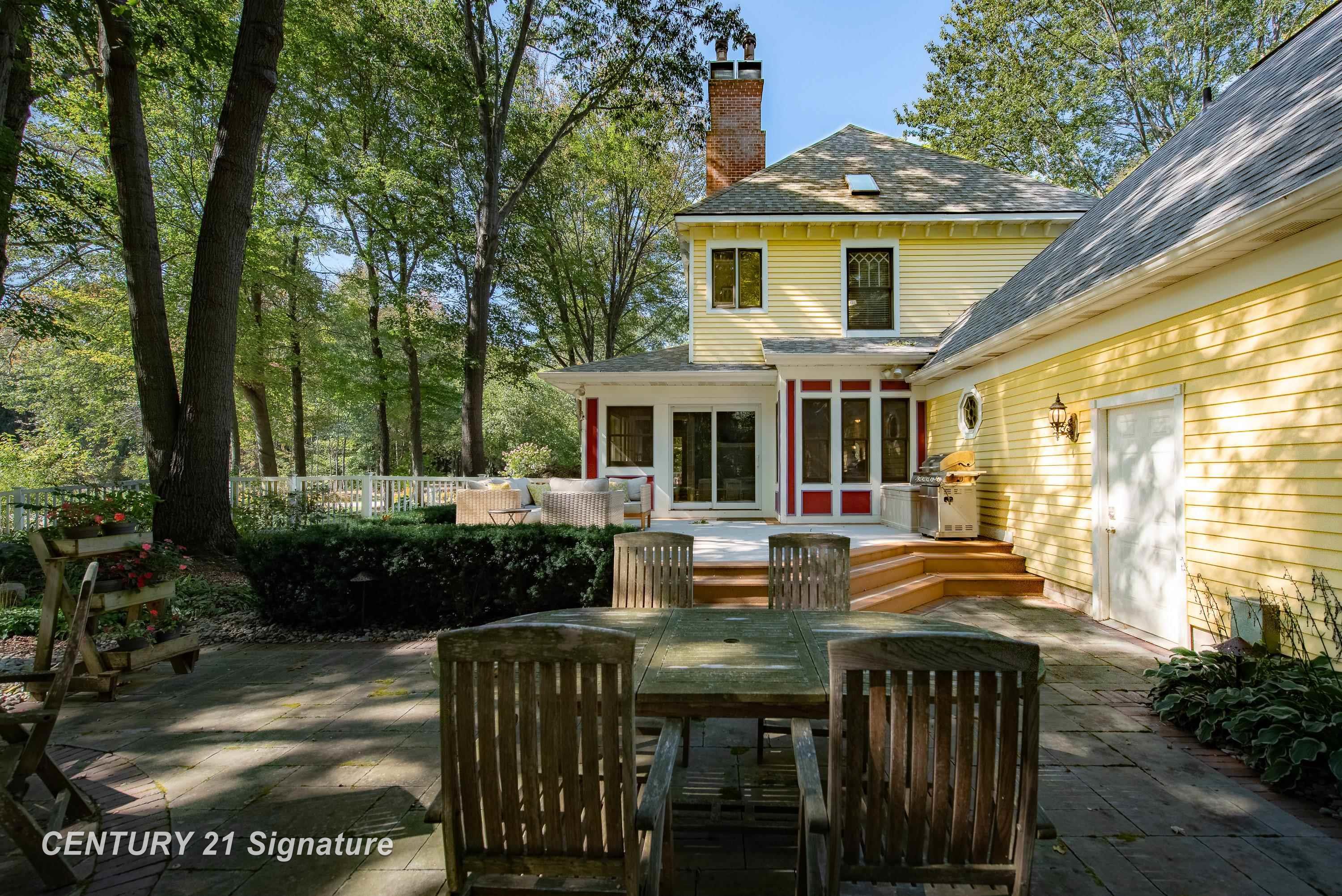 Midland, Michigan, 48642, United States, 5 Bedrooms Bedrooms, ,6 BathroomsBathrooms,Residential,For Sale,1977241