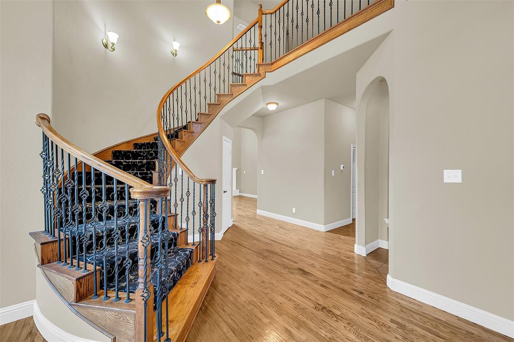 Grand Prairie, Texas, 75054, United States, 4 Bedrooms Bedrooms, ,4 BathroomsBathrooms,Residential,For Sale,1977101