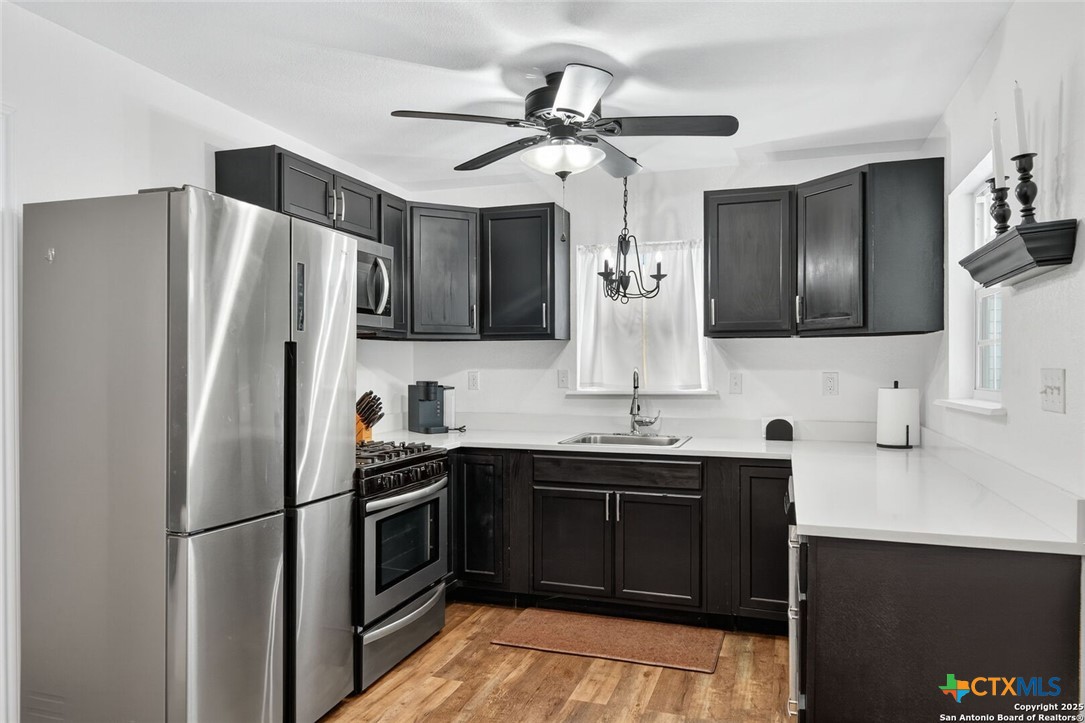 San Antonio, Texas, 78204, United States, 4 Bedrooms Bedrooms, ,4 BathroomsBathrooms,Residential,For Sale,1989633