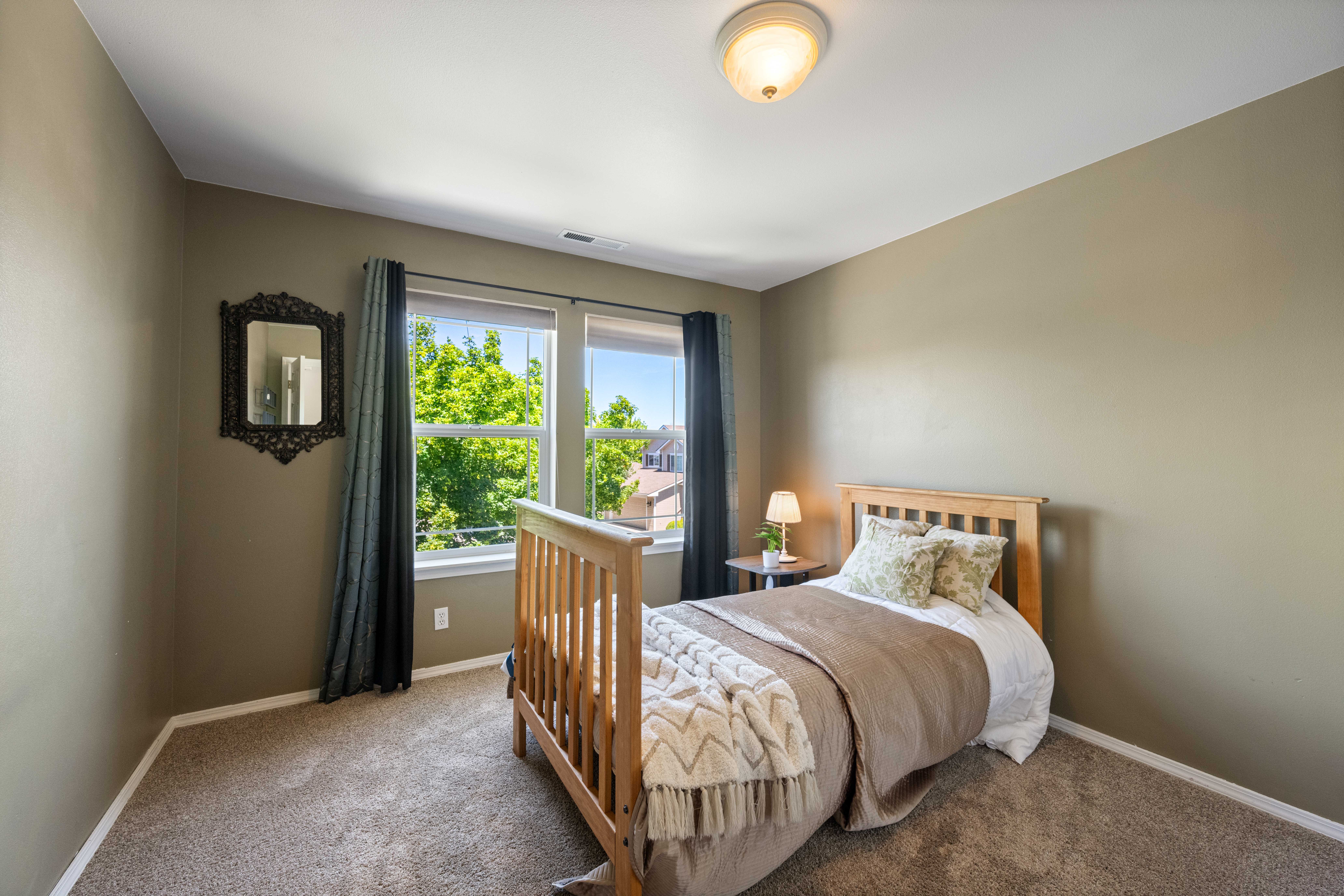 4+ Bedrooms with 3 car garage in Creekstone - 物件實景