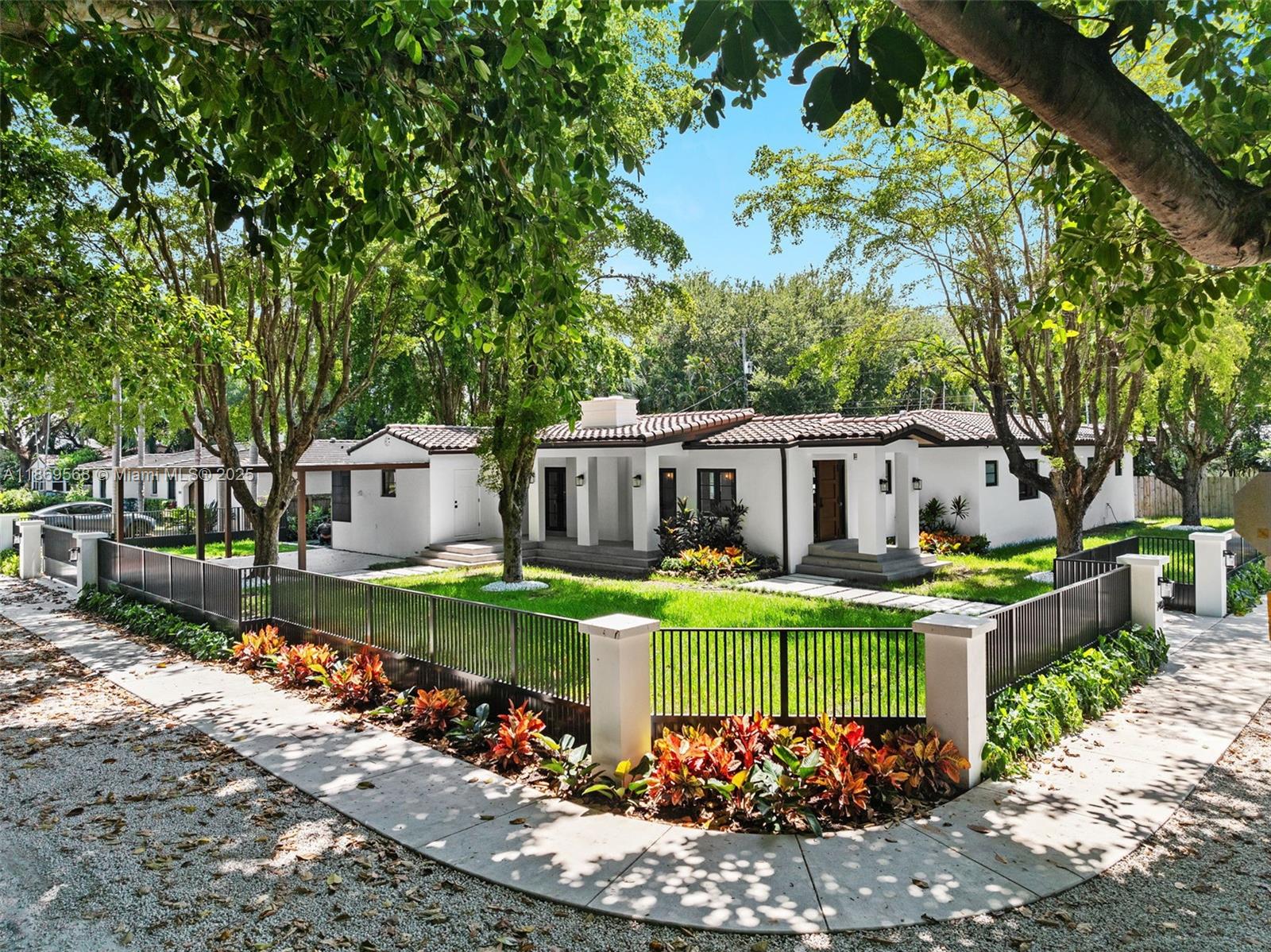 Miami, Florida, 33143, United States, 4 Bedrooms Bedrooms, ,4 BathroomsBathrooms,Residential,For Sale,1933110