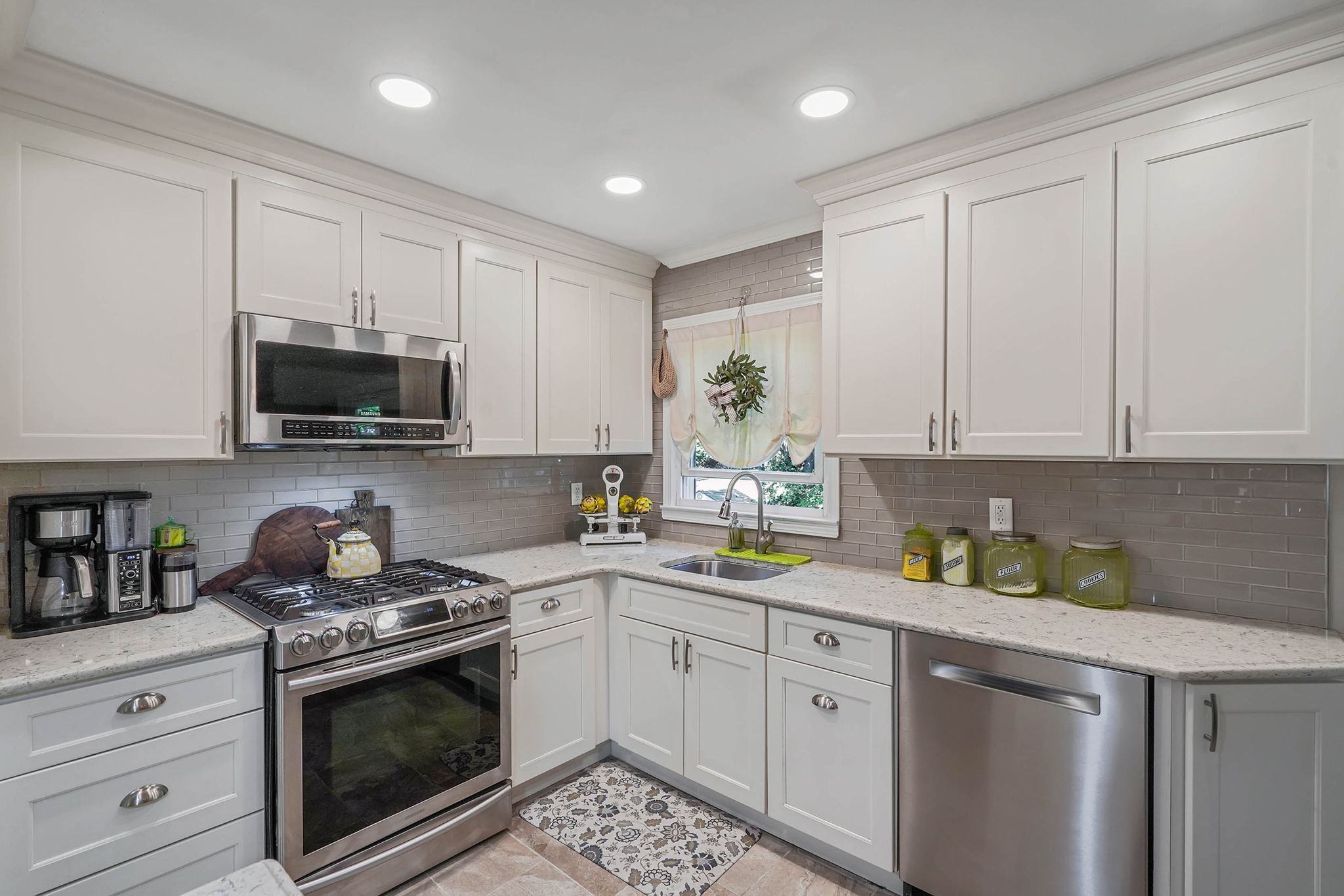 Wading River, New York, 11792, United States, 5 Bedrooms Bedrooms, ,2 BathroomsBathrooms,Residential,For Sale,1943116