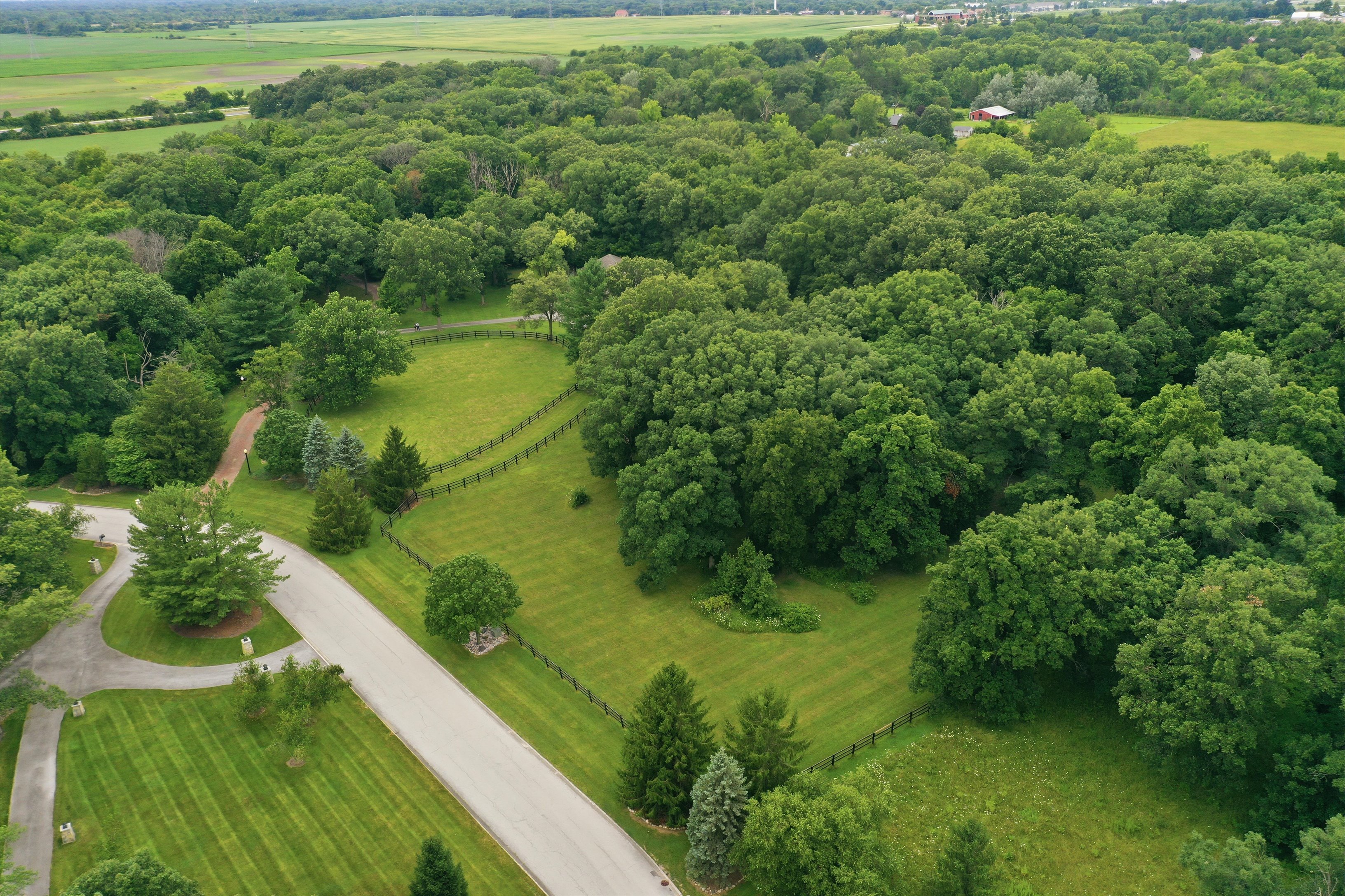  Private Country Estate Situated on Over Nine Acres of Beautiful Open Grounds - 物件實景
