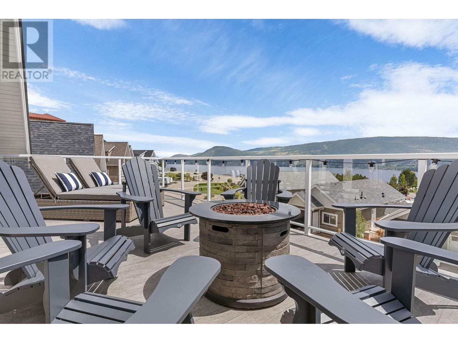 KELOWNA, British Columbia, V1Z 3R8, CA, 3 Bedrooms Bedrooms, ,2 BathroomsBathrooms,Residential,For Sale,1836675
