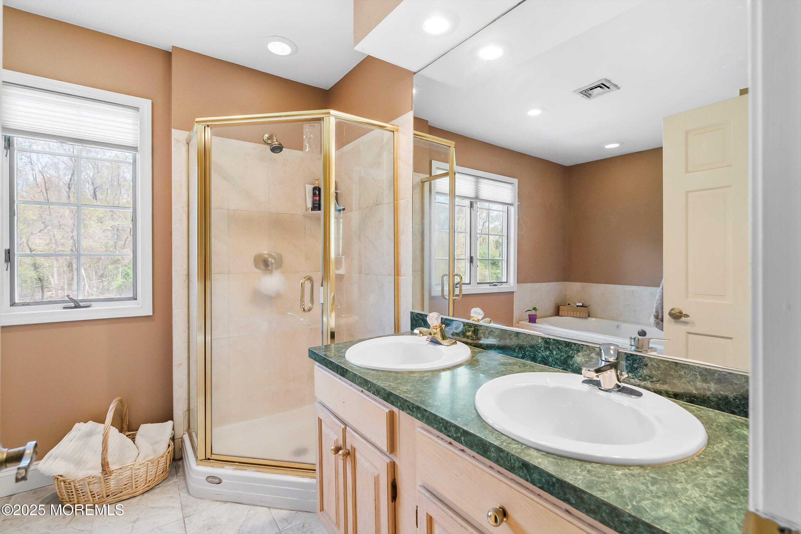 Colts Neck, New Jersey, 07722, United States, 5 Bedrooms Bedrooms, ,4 BathroomsBathrooms,Residential,For Sale,1973878