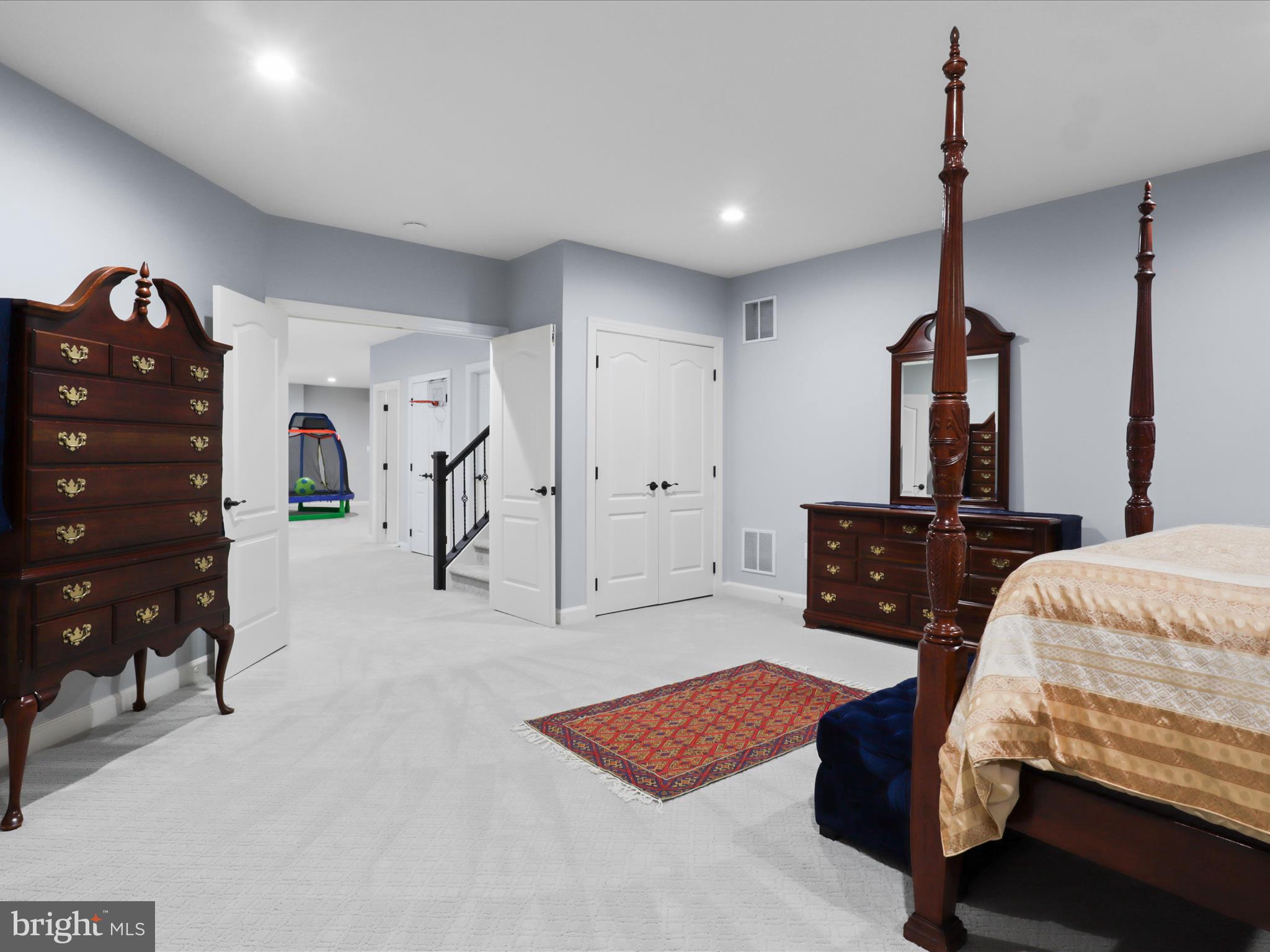 Fairfax Station, Virginia, 22039, United States, 5 Bedrooms Bedrooms, ,6 BathroomsBathrooms,Residential,For Sale,1810572
