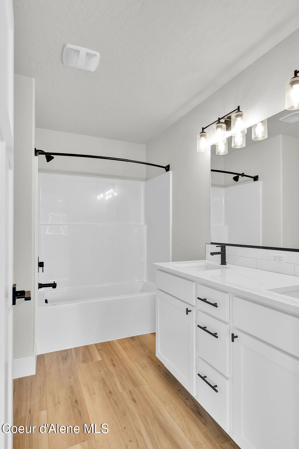 Rathdrum, Idaho, 83858, United States, 4 Bedrooms Bedrooms, ,2 BathroomsBathrooms,Residential,For Sale,1998808