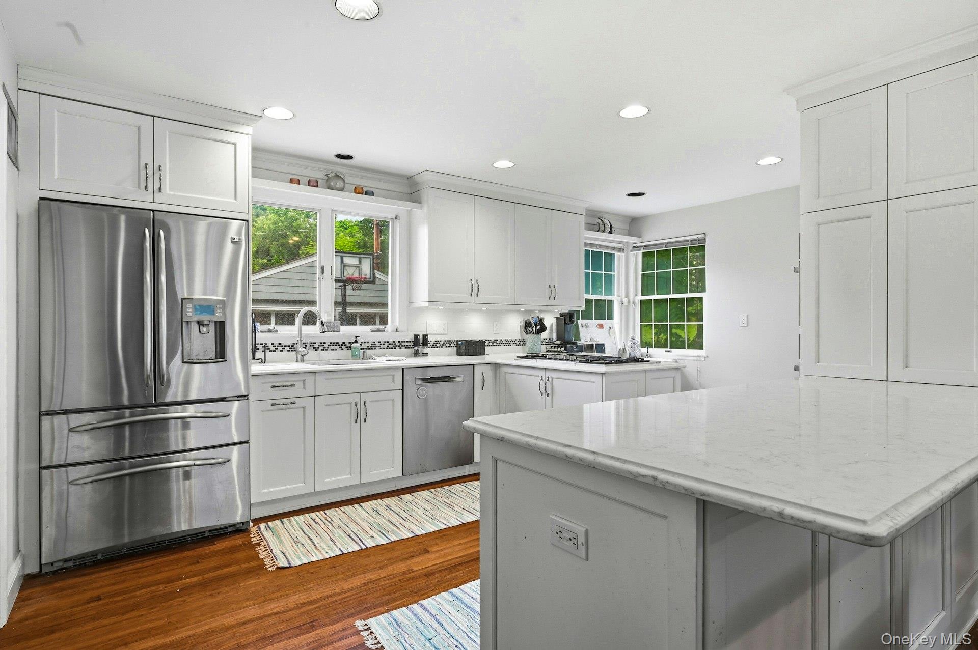  17 Monfort Road, Port Washington, NY, 11050 - 物件實景