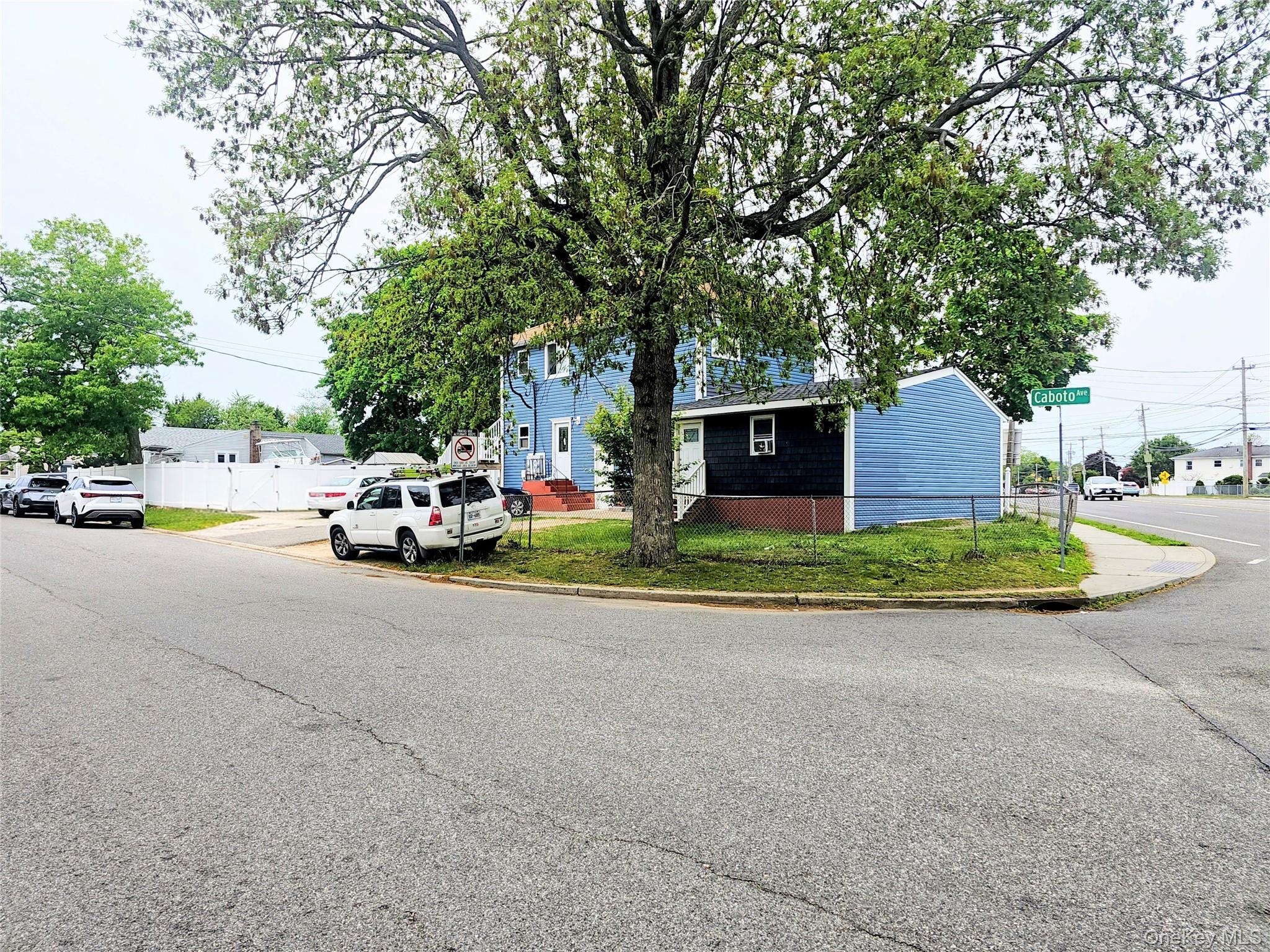 Copiague, New York, 11726, United States, 7 Bedrooms Bedrooms, ,3 BathroomsBathrooms,Residential,For Sale,2049033