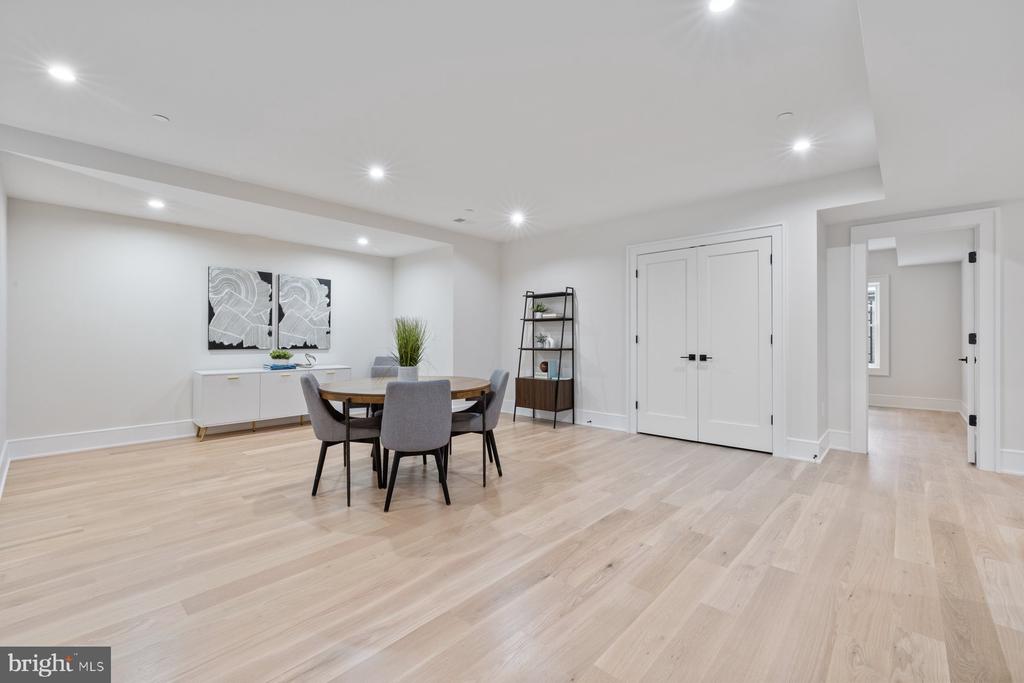 Chevy Chase, Maryland, 20815, United States, 6 Bedrooms Bedrooms, ,7 BathroomsBathrooms,Residential,For Sale,1976530