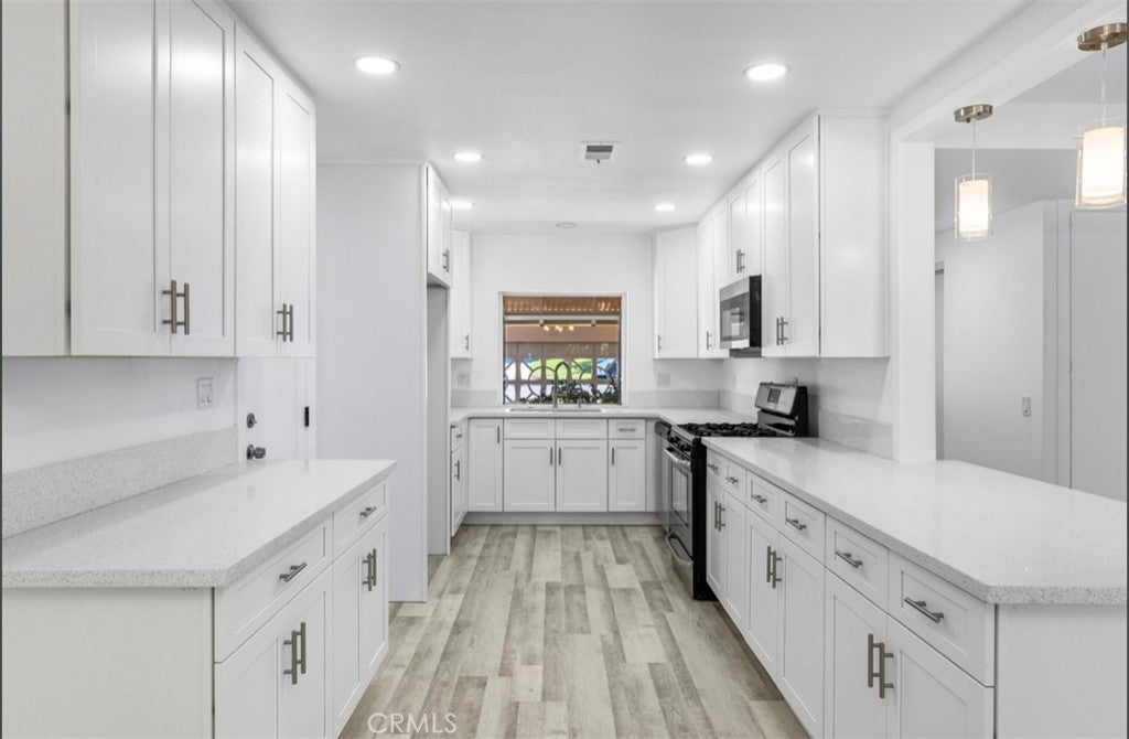 Redlands, California, 92374, United States, 3 Bedrooms Bedrooms, ,2 BathroomsBathrooms,Residential,For Sale,1984483