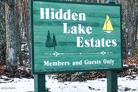 Hawley, Pennsylvania, 18428, United States, 4 Bedrooms Bedrooms, ,3 BathroomsBathrooms,Residential,For Sale,1983271