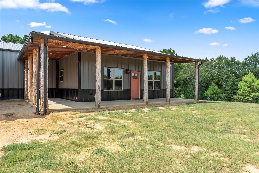 Rusk, Texas, 75785, United States, 1 Bedroom Bedrooms, ,3 BathroomsBathrooms,Residential,For Sale,1918158