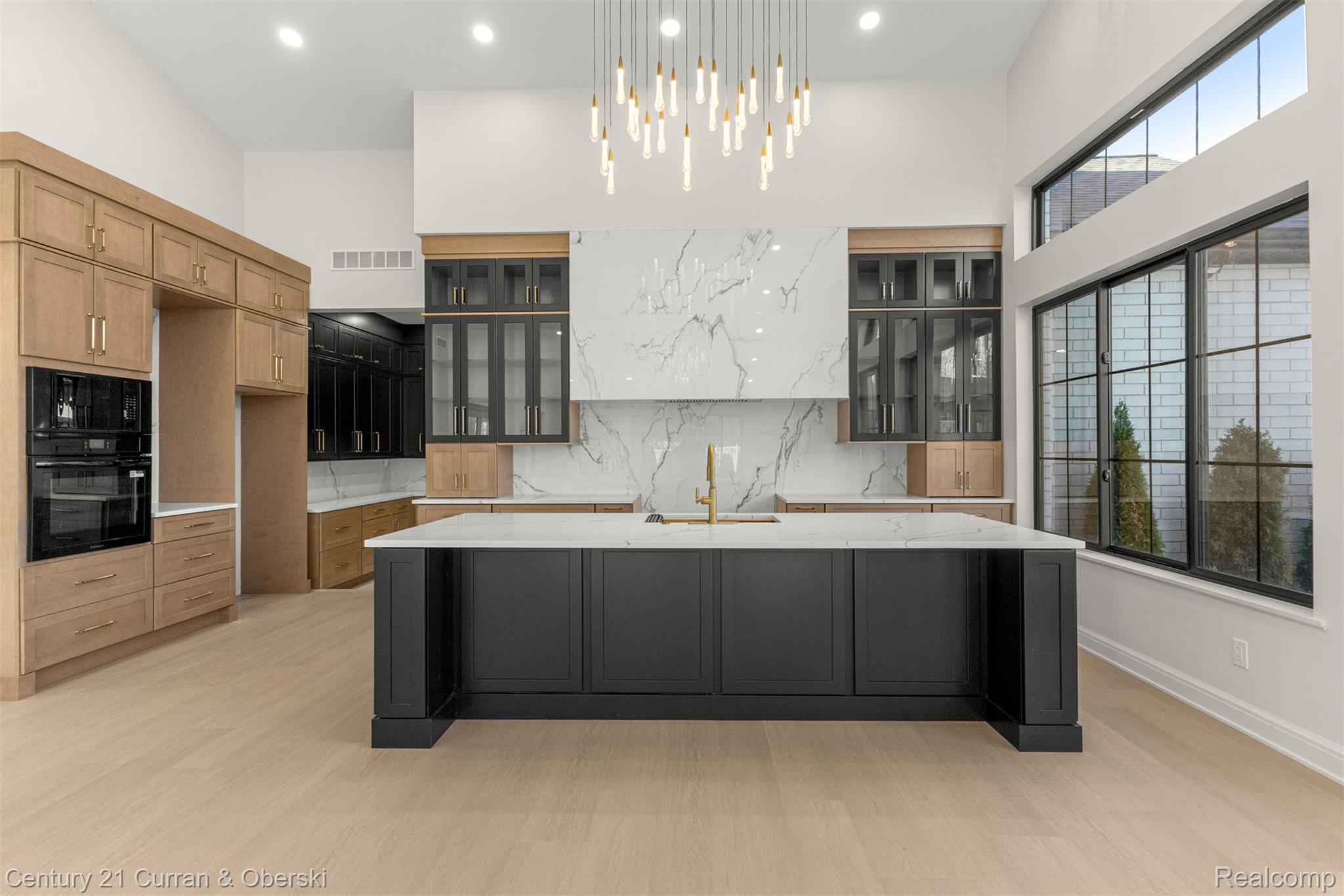 Dearborn, Michigan, 48128, United States, 5 Bedrooms Bedrooms, ,5 BathroomsBathrooms,Residential,For Sale,2030794