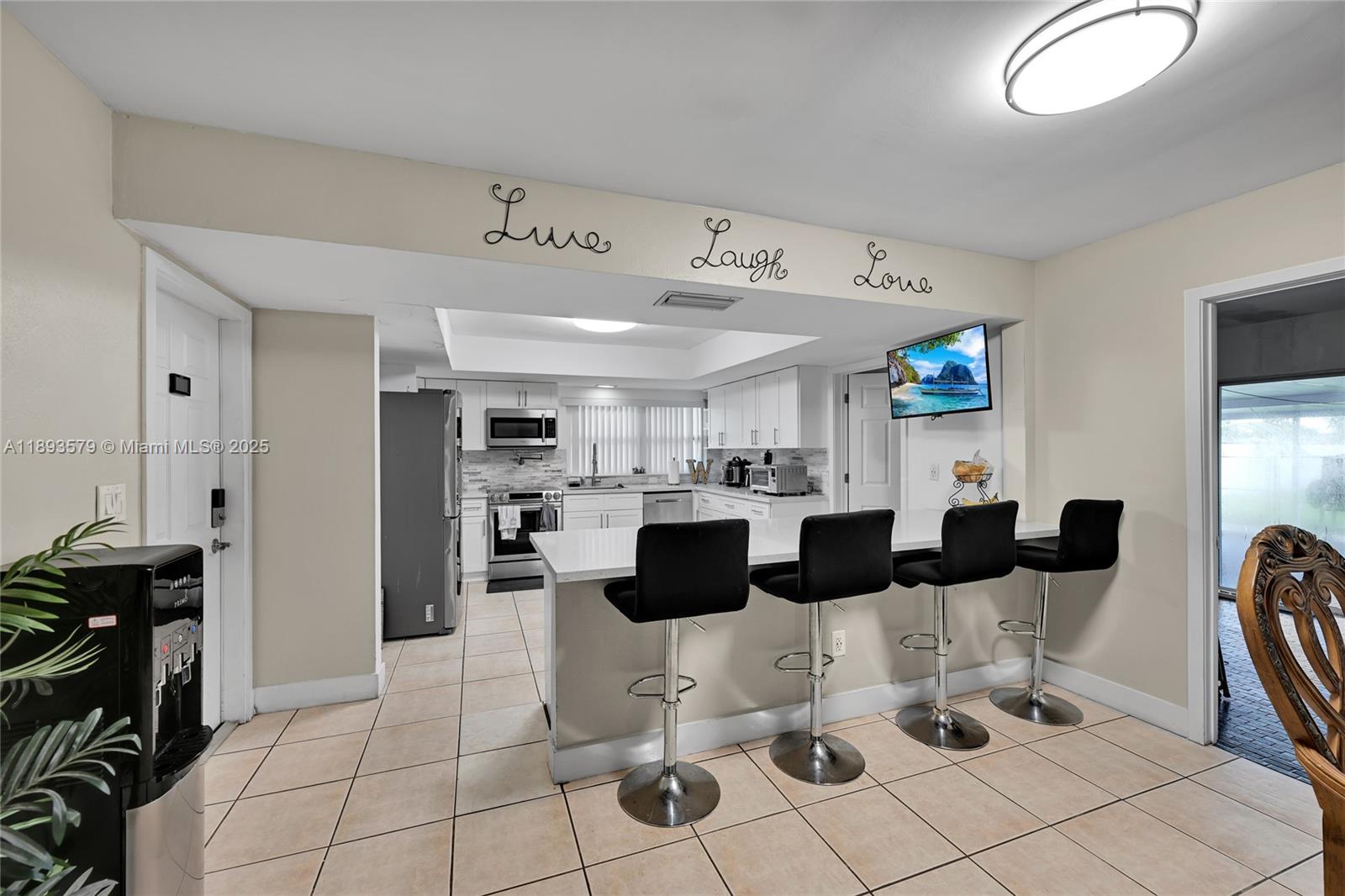 Miami Gardens, Florida, 33169, United States, 5 Bedrooms Bedrooms, ,2 BathroomsBathrooms,Residential,For Sale,1977274