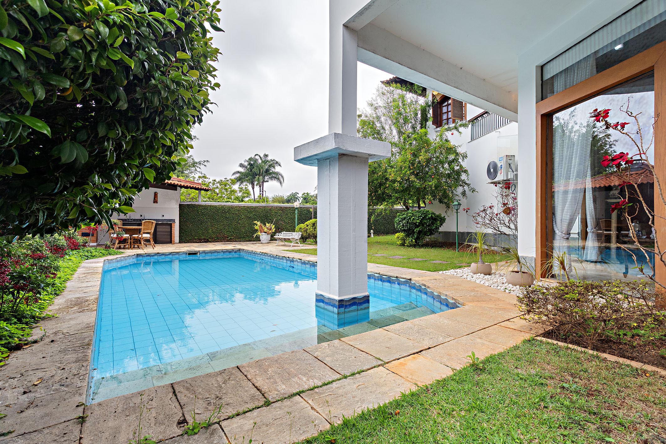  Neoclassical house in gated community with pool and elevator - 物件實景
