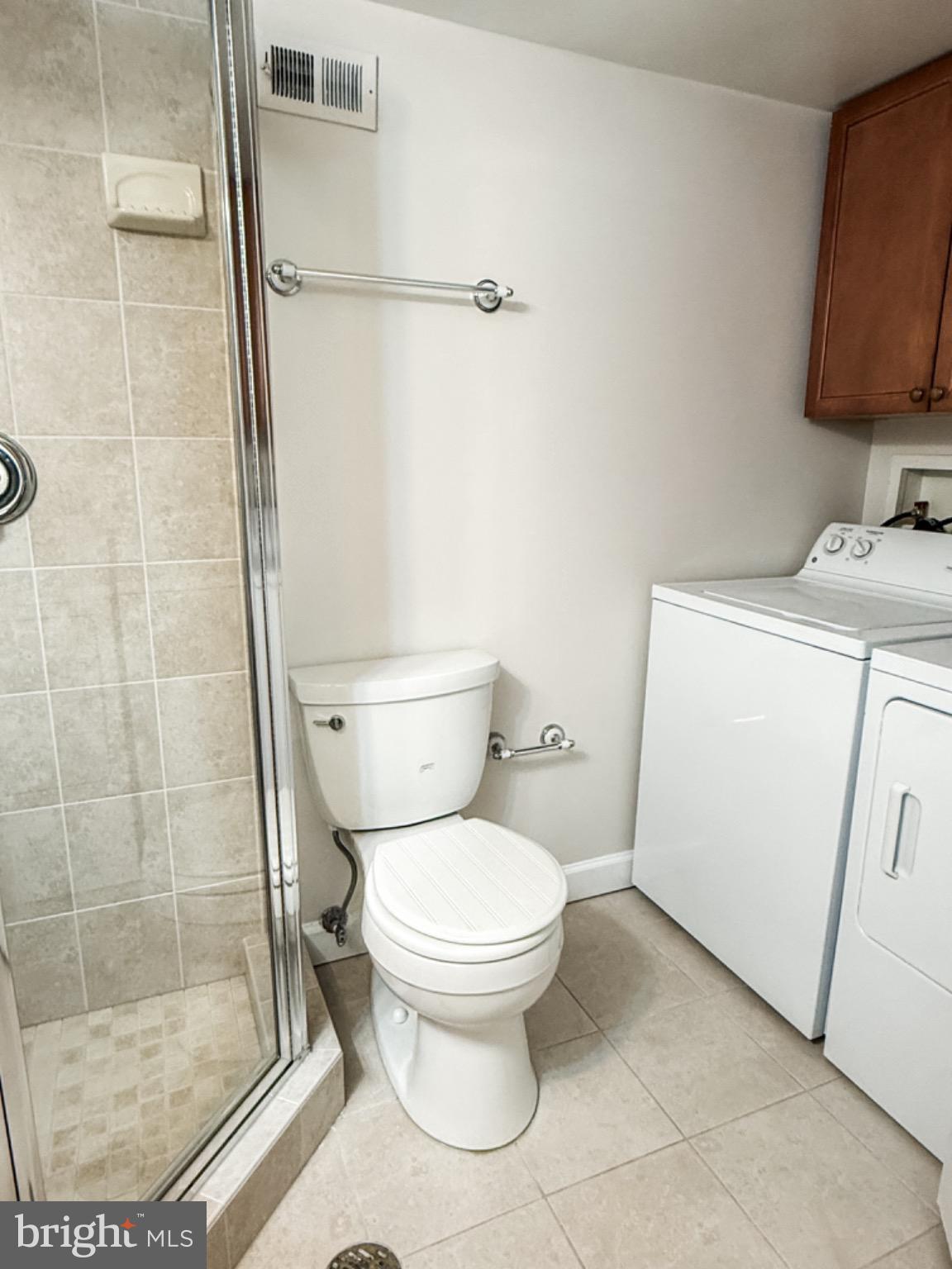 Arlington, Virginia, 22206, United States, 2 Bedrooms Bedrooms, ,2 BathroomsBathrooms,Residential,For Sale,1976928