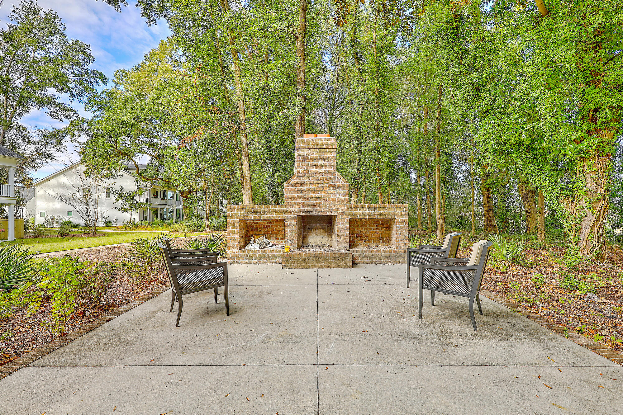 Charleston, South Carolina, 29414, United States, 4 Bedrooms Bedrooms, ,4 BathroomsBathrooms,Residential,For Sale,1895011