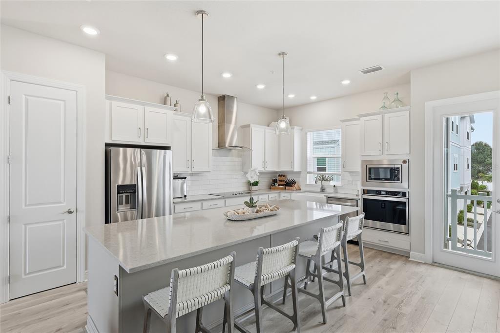 Sarasota, Florida, 34237, United States, 3 Bedrooms Bedrooms, ,4 BathroomsBathrooms,Residential,For Sale,1989213