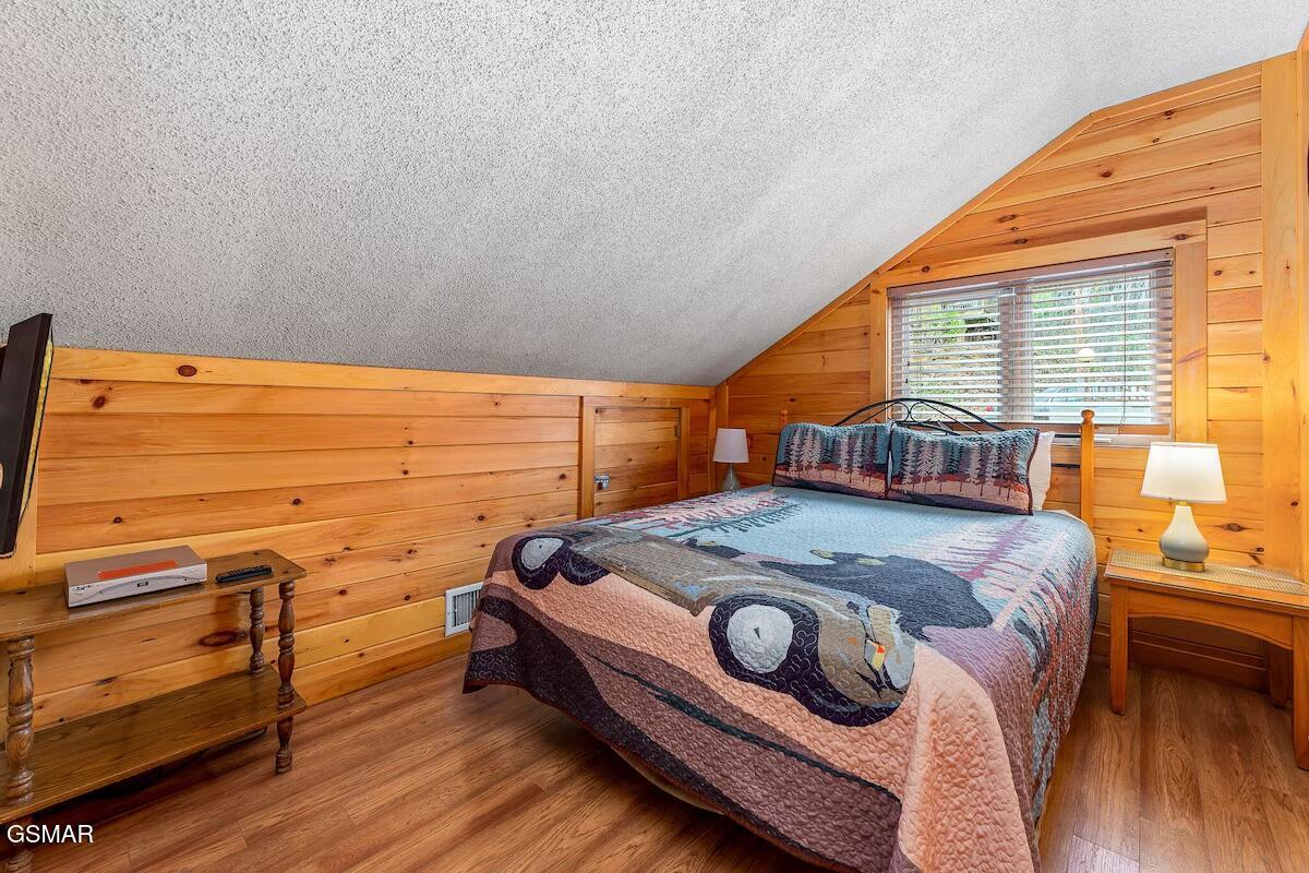 Gatlinburg, Tennessee, 37738, United States, 5 Bedrooms Bedrooms, ,4 BathroomsBathrooms,Residential,For Sale,2023747