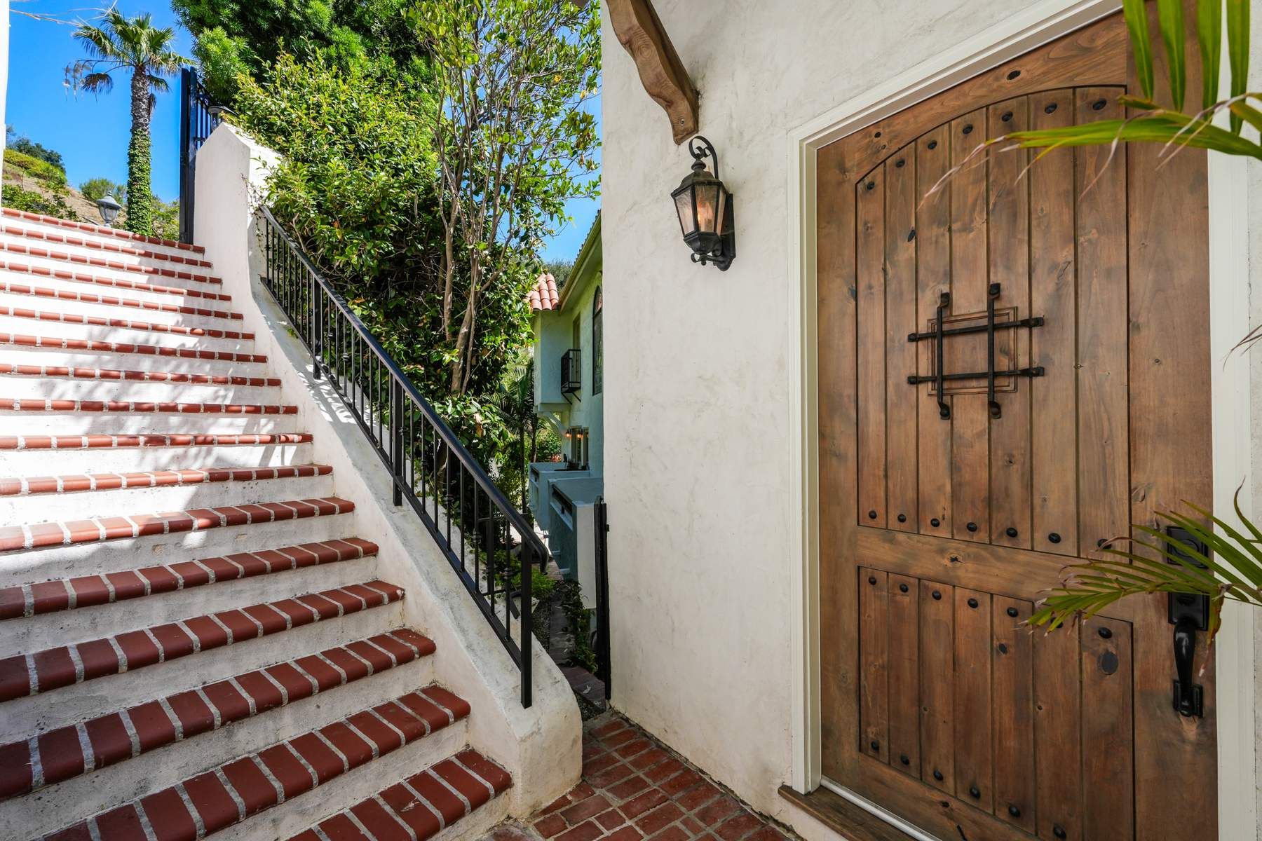  2216 East Live Oak Drive - 物件實景