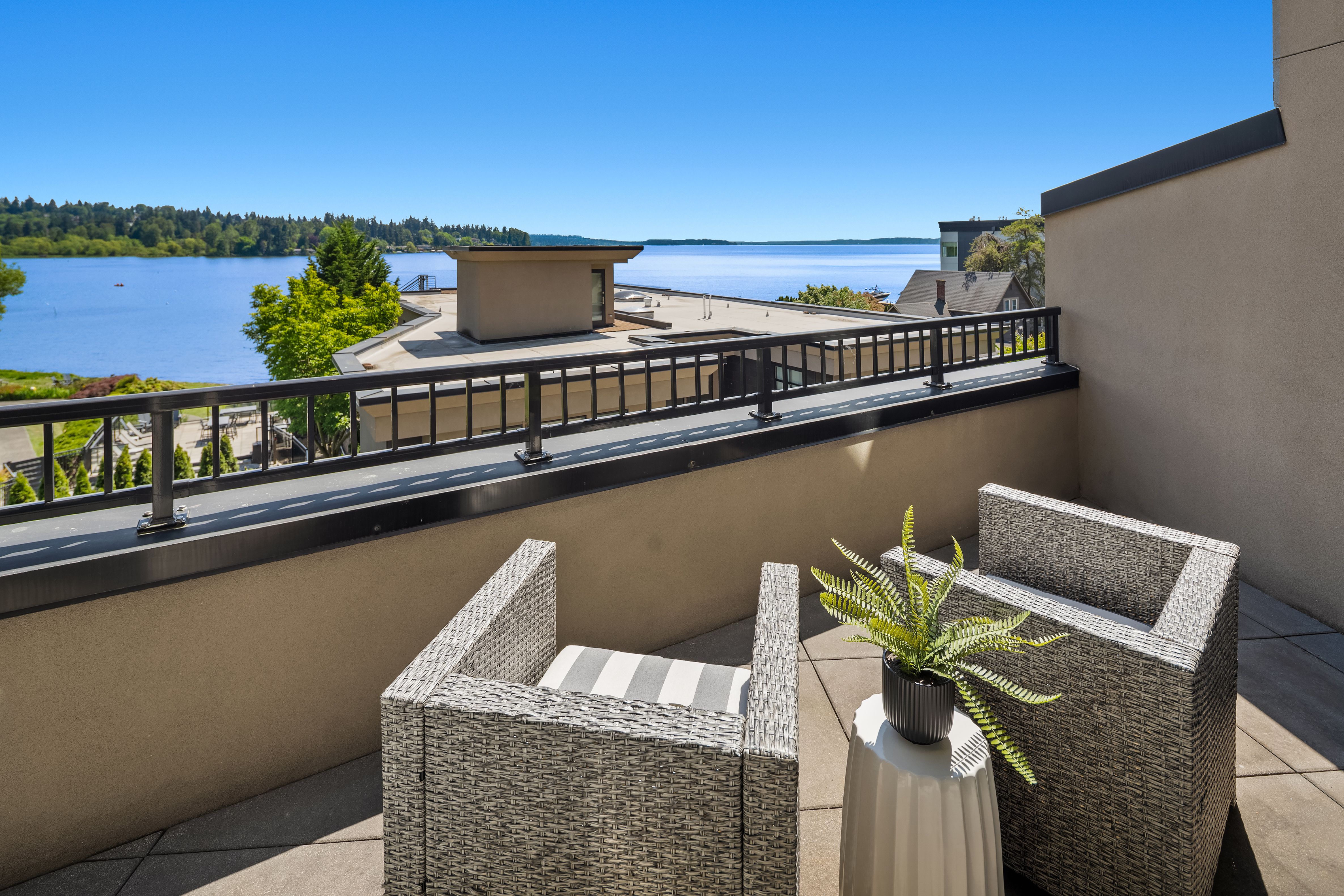  9123 NE Juanita Dr Unit #205, Kirkland, WA 98034 - 物件實景