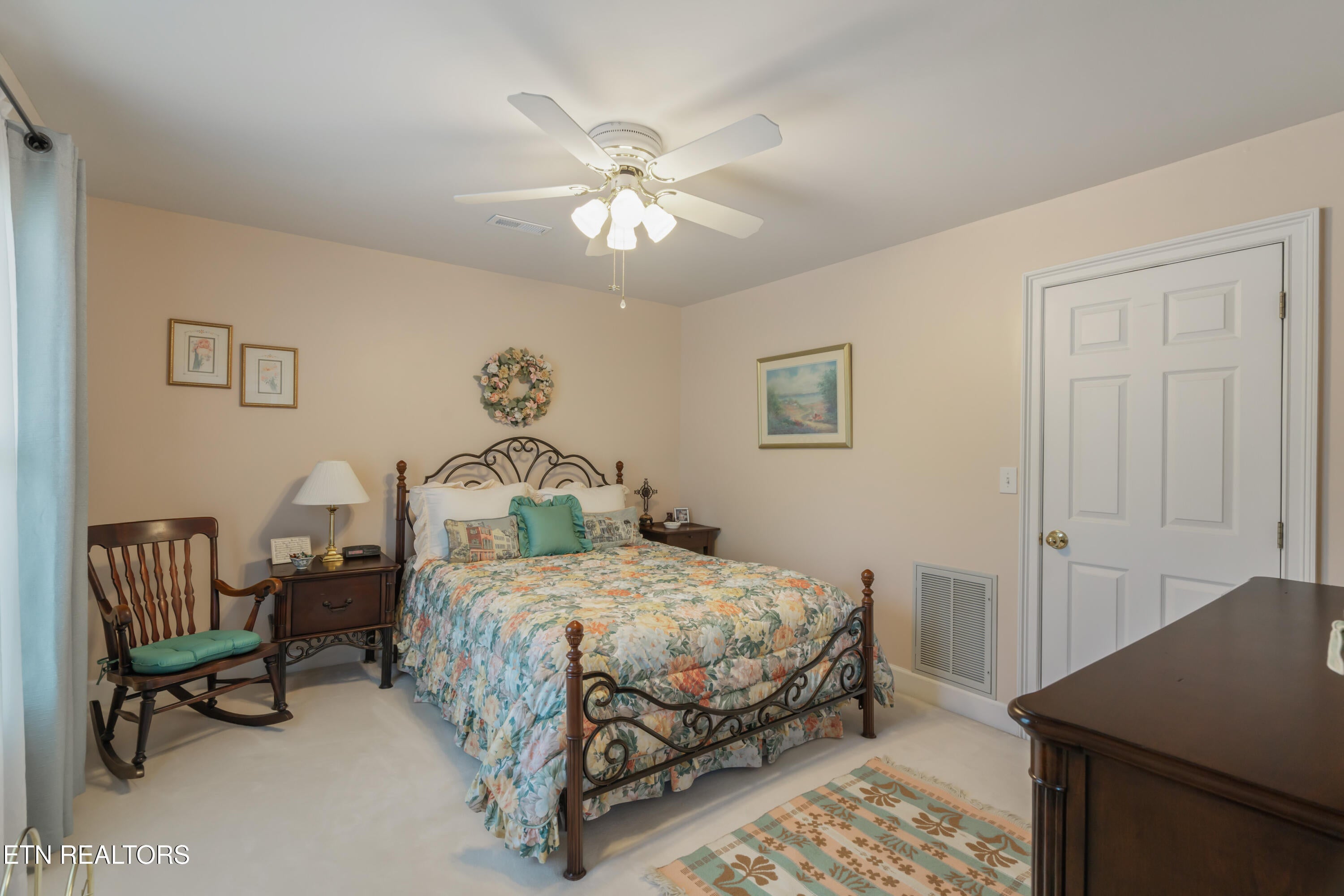 Kingston, Tennessee, 37763, United States, 3 Bedrooms Bedrooms, ,3 BathroomsBathrooms,Residential,For Sale,1762523