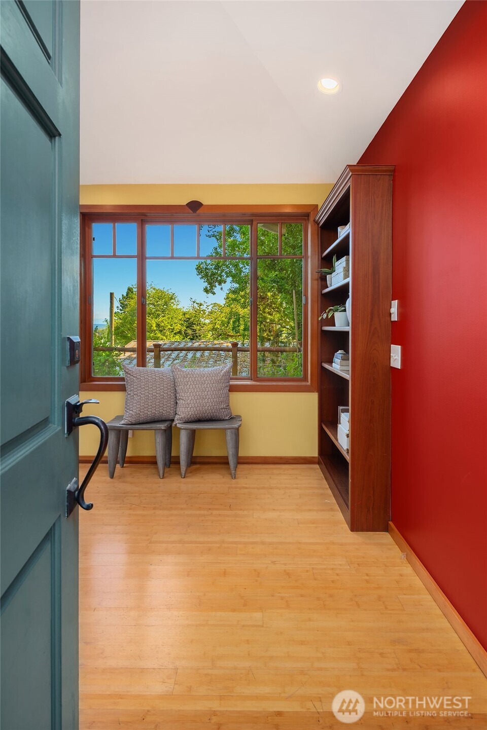 Seattle, Washington, 98112, United States, 2 Bedrooms Bedrooms, ,1 BathroomBathrooms,Residential,For Sale,1907246