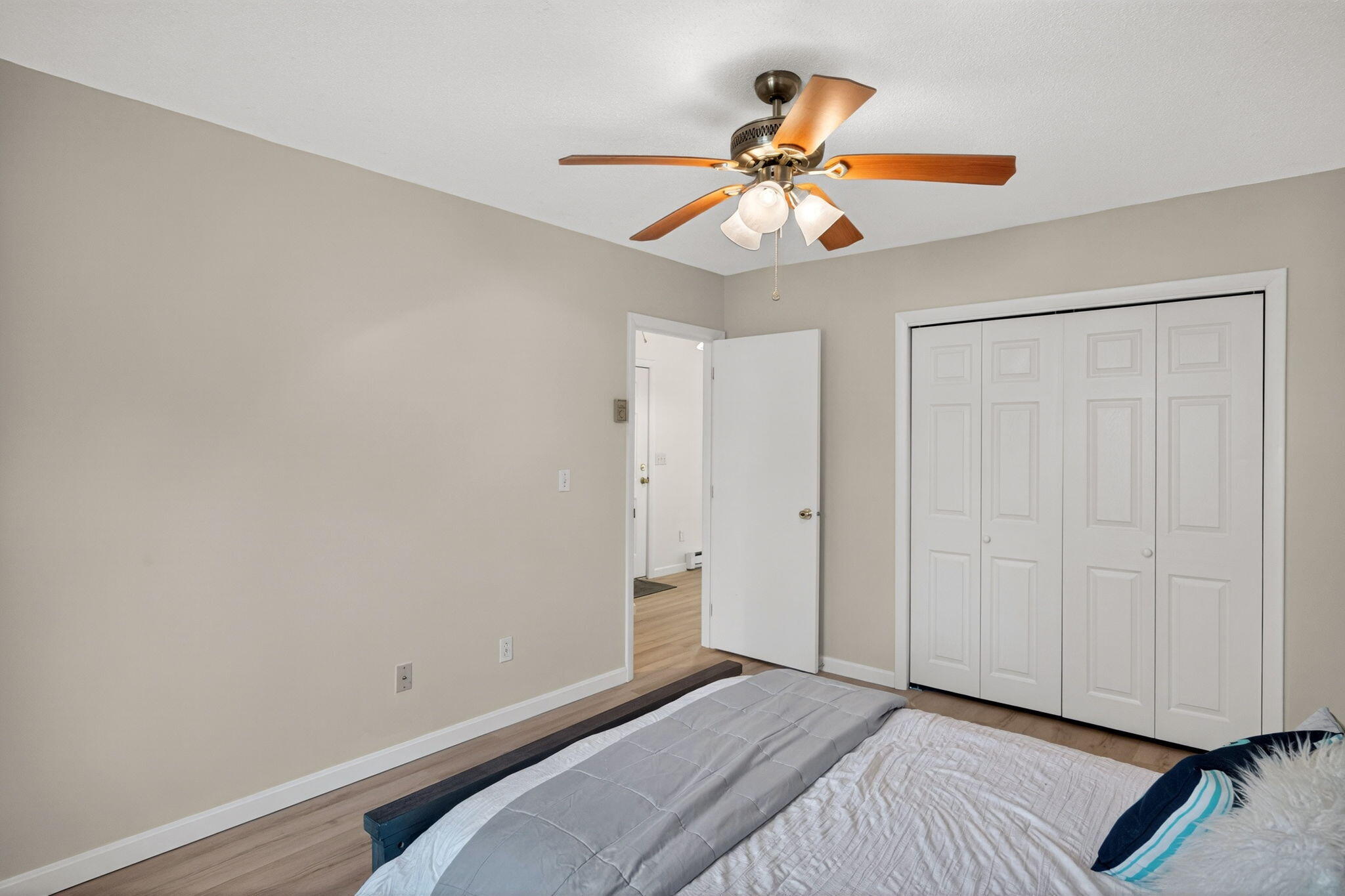  77 Roundhouse Road, Buzzards Bay, MA, 02532 - 物件實景