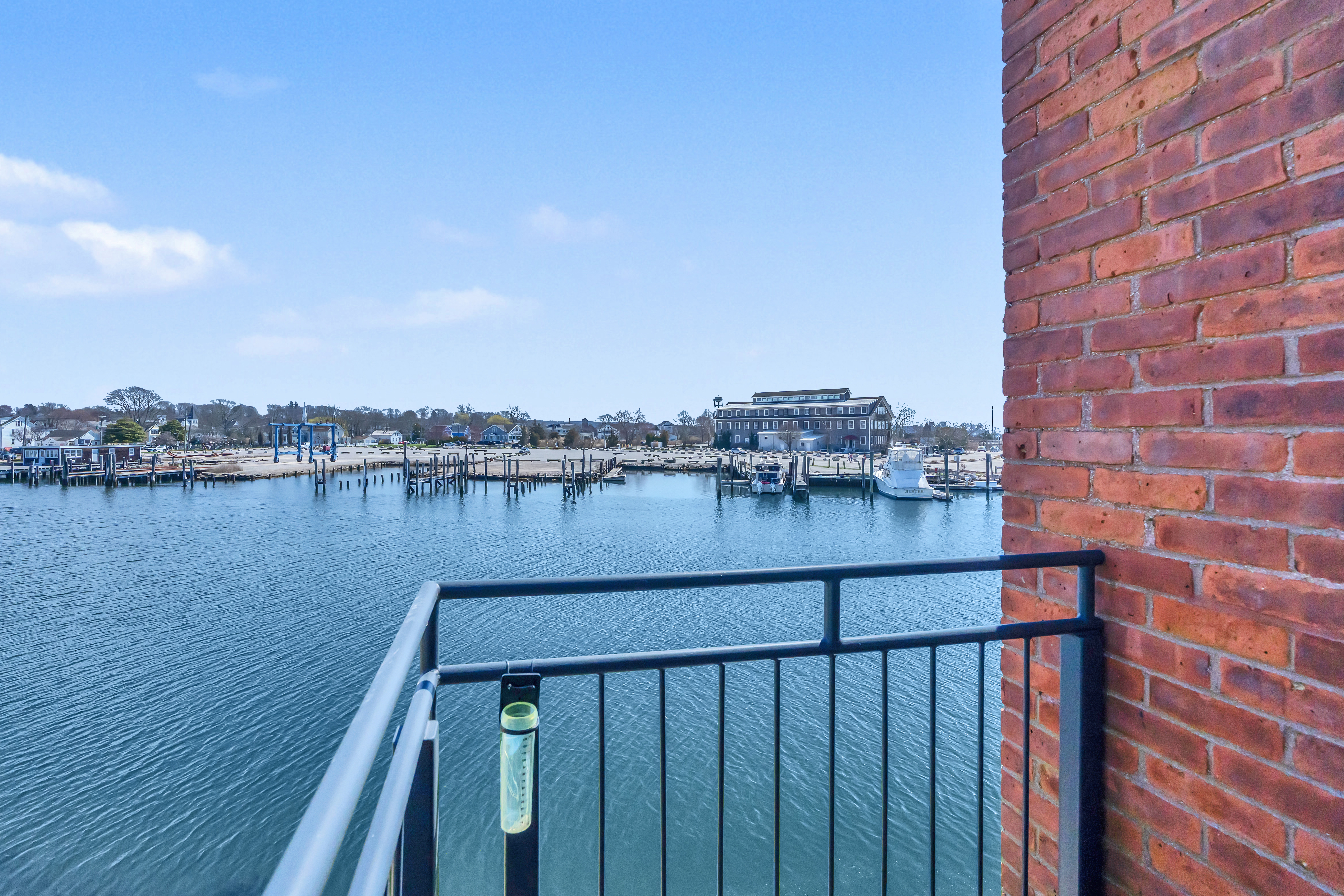  Condo on Mystic River - 物件實景