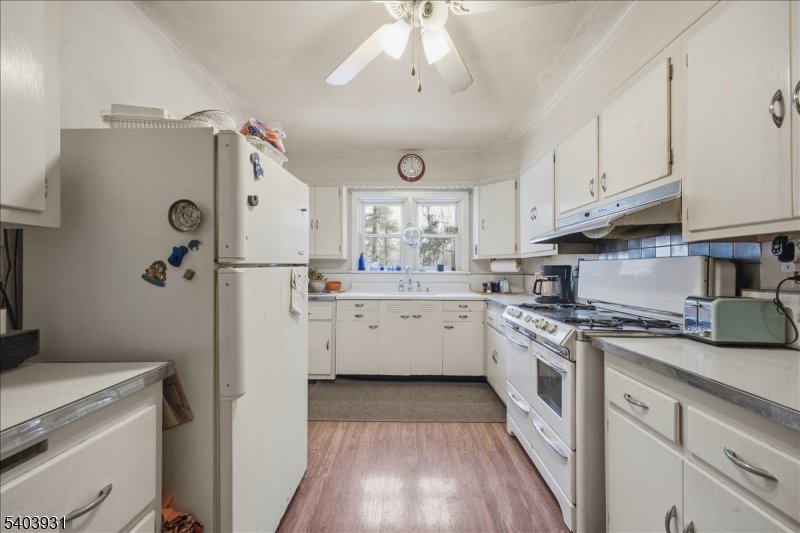 Stirling, New Jersey, 07980, United States, 3 Bedrooms Bedrooms, ,2 BathroomsBathrooms,Residential,For Sale,2008105