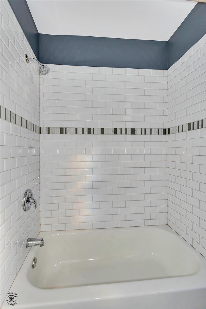 Chicago, Illinois, 60637, United States, 7 Bedrooms Bedrooms, ,3 BathroomsBathrooms,Residential,For Sale,1915108