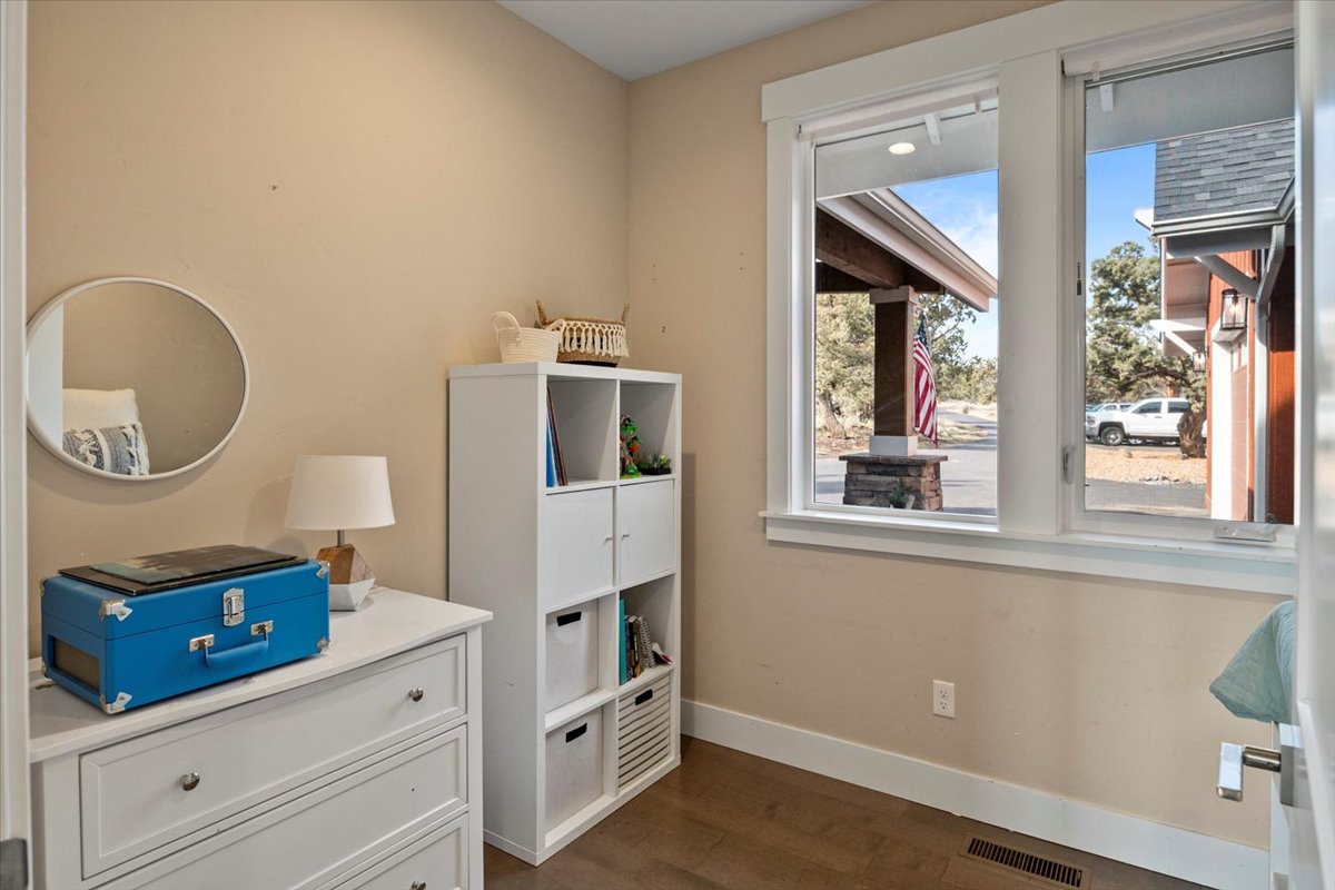 Redmond, Oregon, 97756, United States, 3 Bedrooms Bedrooms, ,3 BathroomsBathrooms,Residential,For Sale,1743690