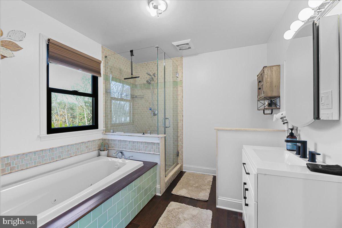 VOORHEES, New Jersey, 08043, United States, 3 Bedrooms Bedrooms, ,3 BathroomsBathrooms,Residential,For Sale,2002864