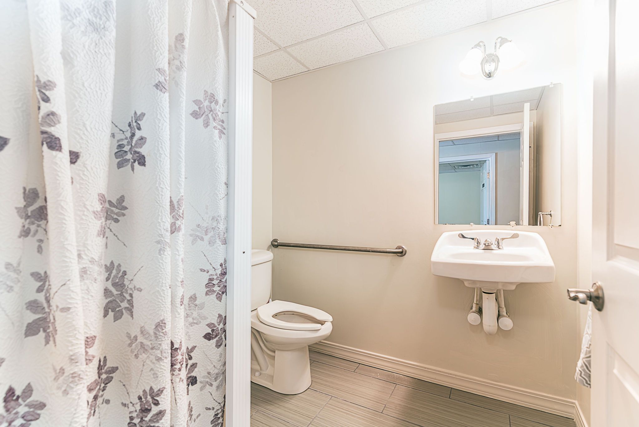 1107 Pontiac Avenue, Cranston, RI, 02921 - 物件實景