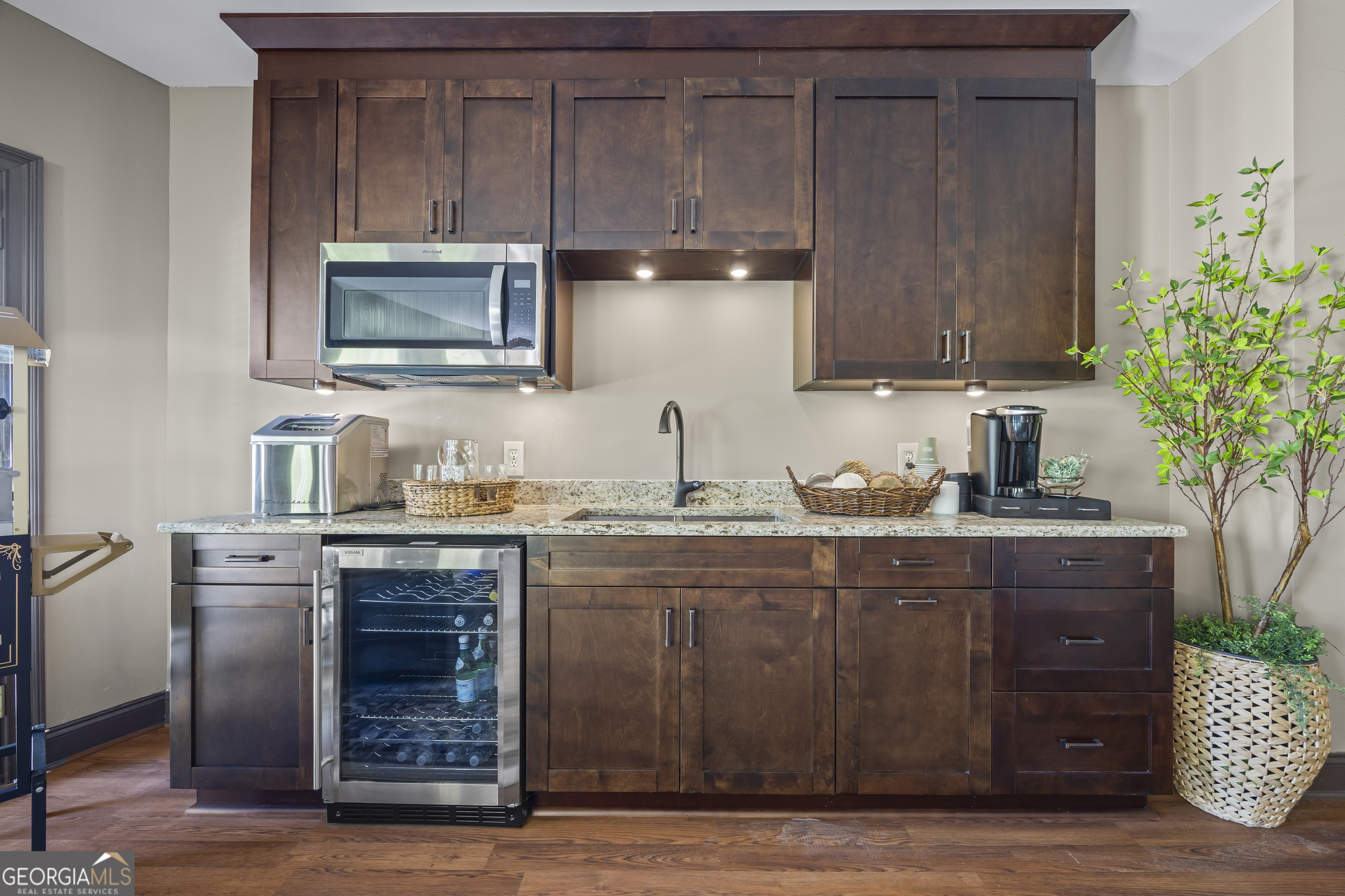 Helen, Georgia, 30545, United States, 3 Bedrooms Bedrooms, ,3 BathroomsBathrooms,Residential,For Sale,1983913