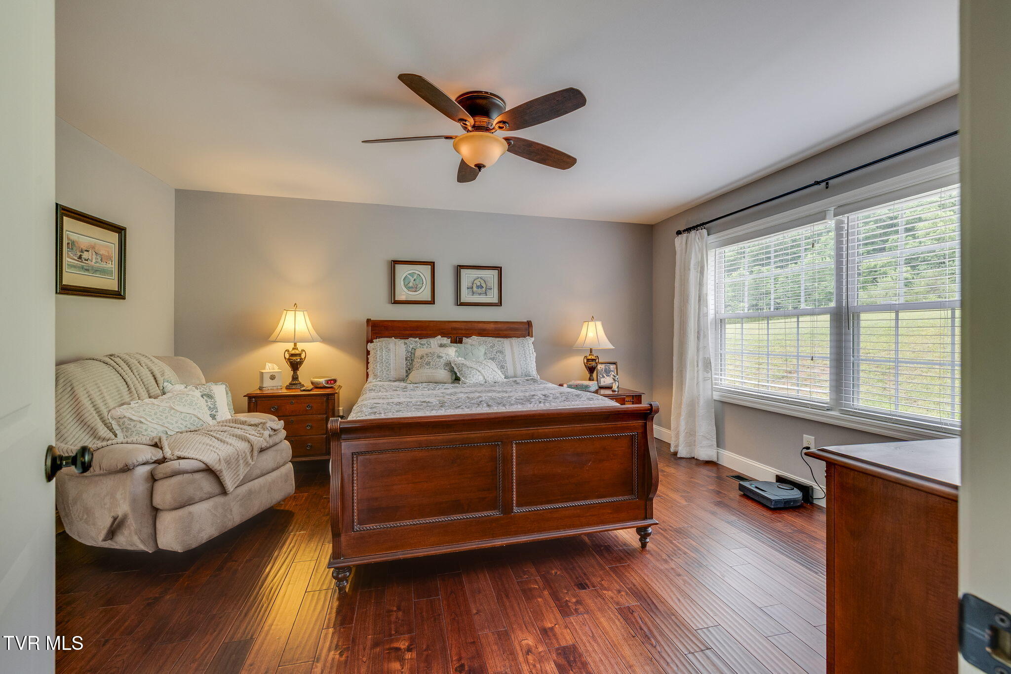 Bluff City, Tennessee, 37618, United States, 3 Bedrooms Bedrooms, ,4 BathroomsBathrooms,Residential,For Sale,2048525